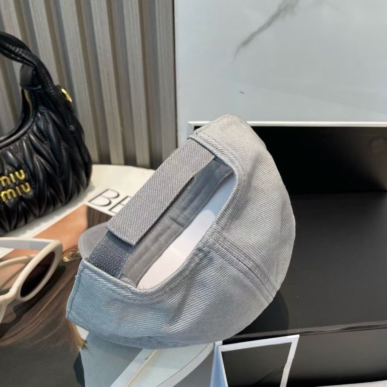 M1UM1U グラデーション ベースボールキャップ【50％割引+送料無料】