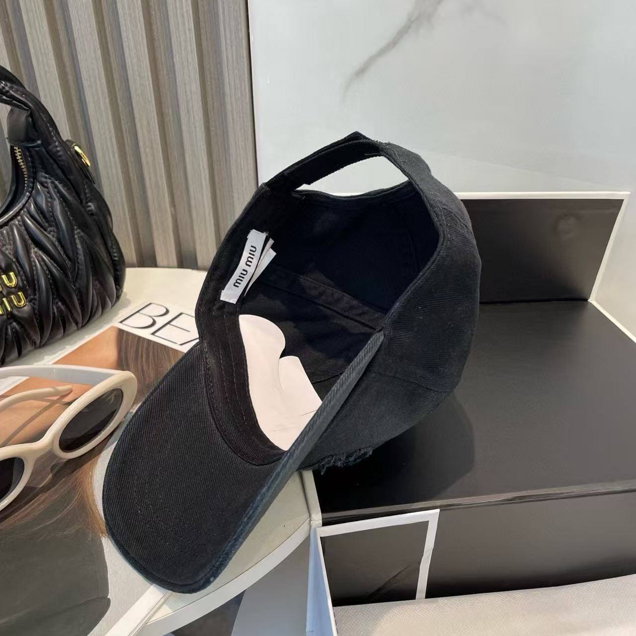 M1UM1U グラデーション ベースボールキャップ【50％割引+送料無料】