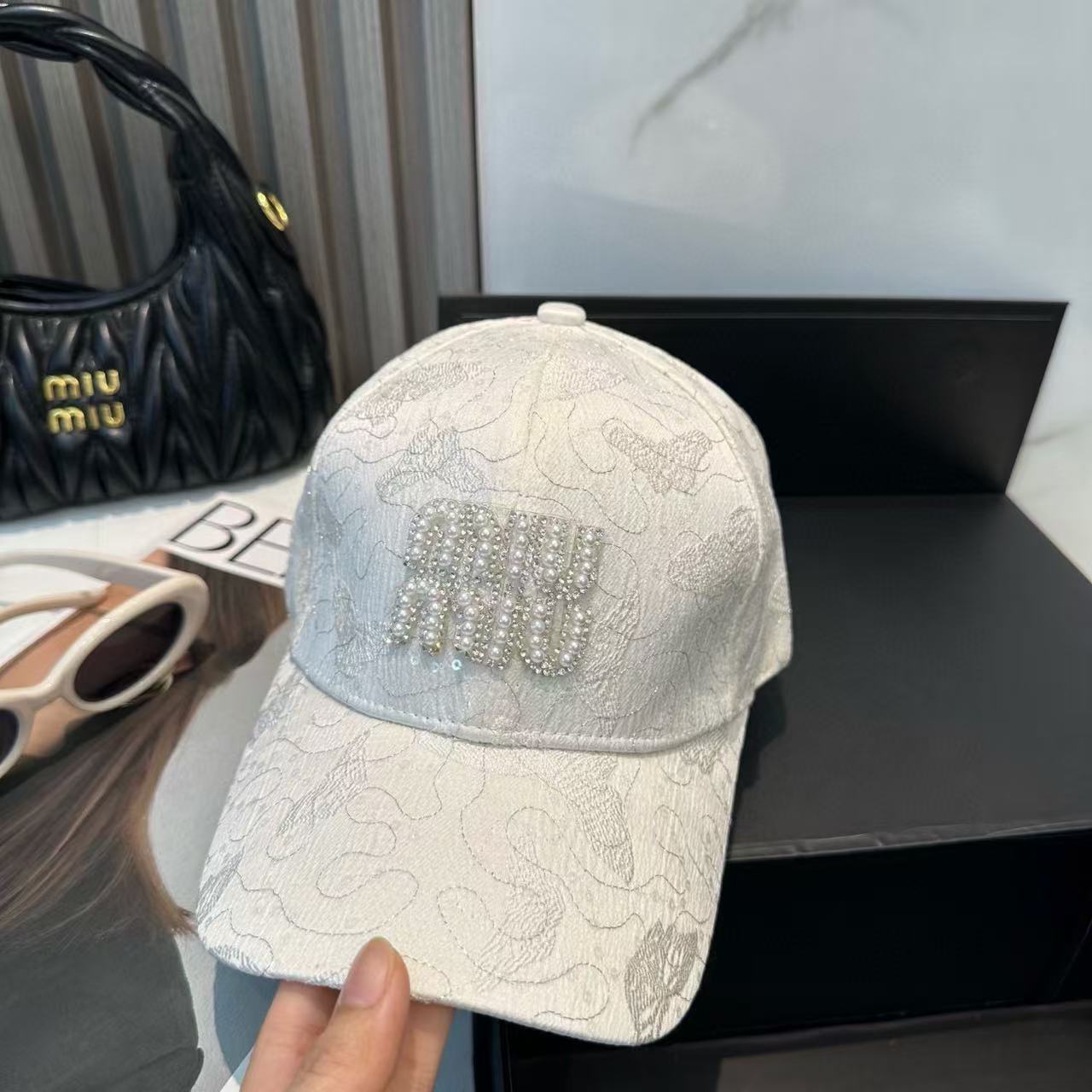 M1UM1U パールレース ベースボールキャップ【50％割引+送料無料】