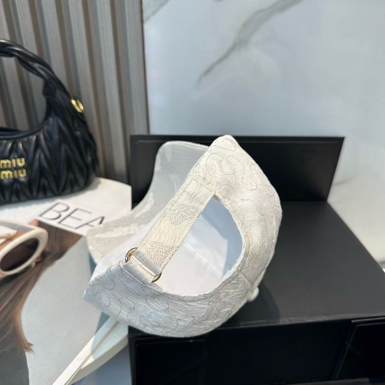 M1UM1U パールレース ベースボールキャップ【50％割引+送料無料】