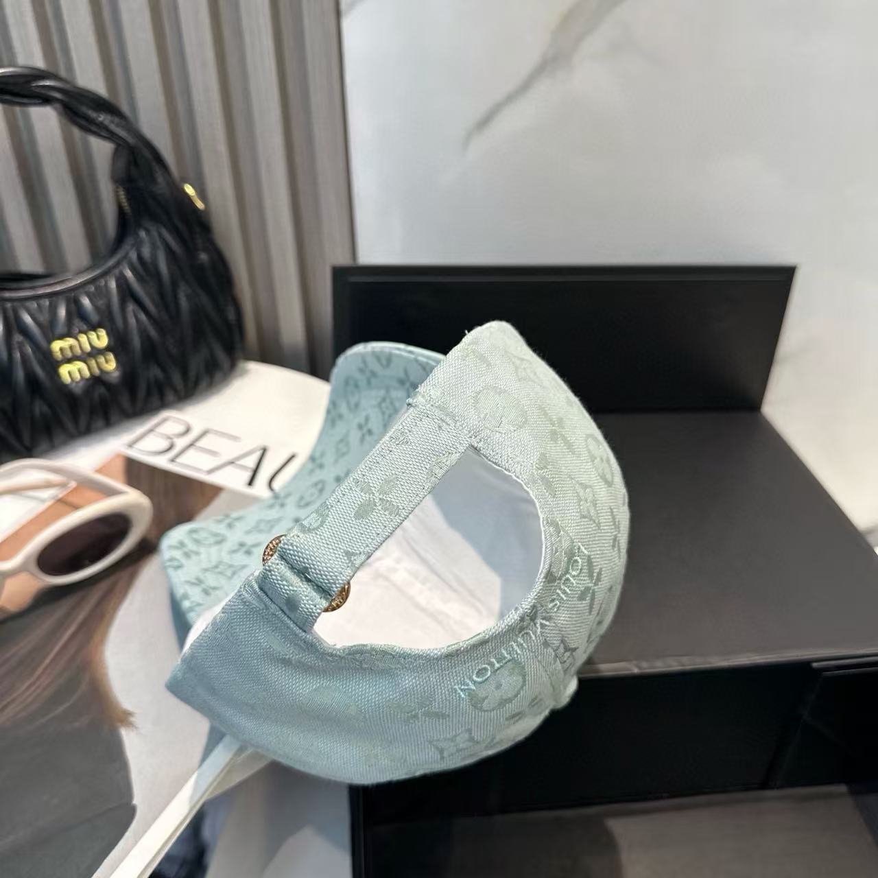 LVプリント刺繍入りベースボールキャップ【50％割引+送料無料】