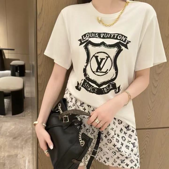 LVチェーンロゴレタリングプリントTシャツ【50％割引+送料無料】
