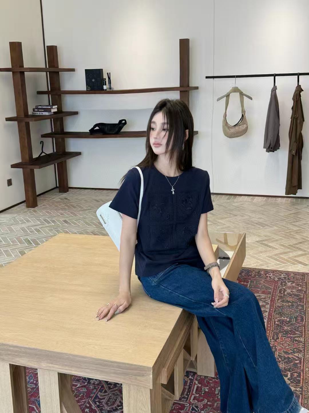 CHANE1 刺繍ロゴTシャツ【50％割引+送料無料】