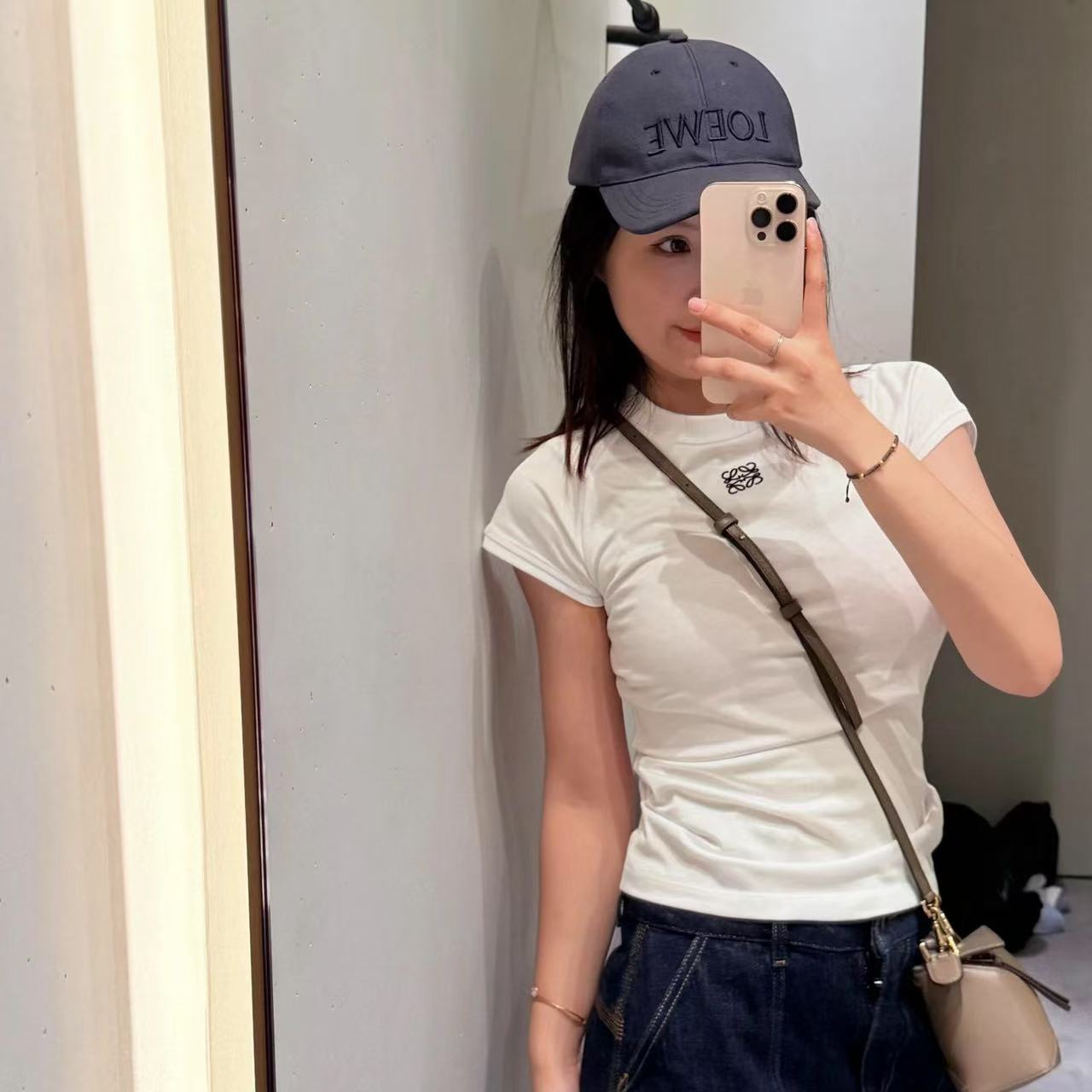 L0WEW シンプル刺繍ロゴTシャツ【50%割引+送料無料】