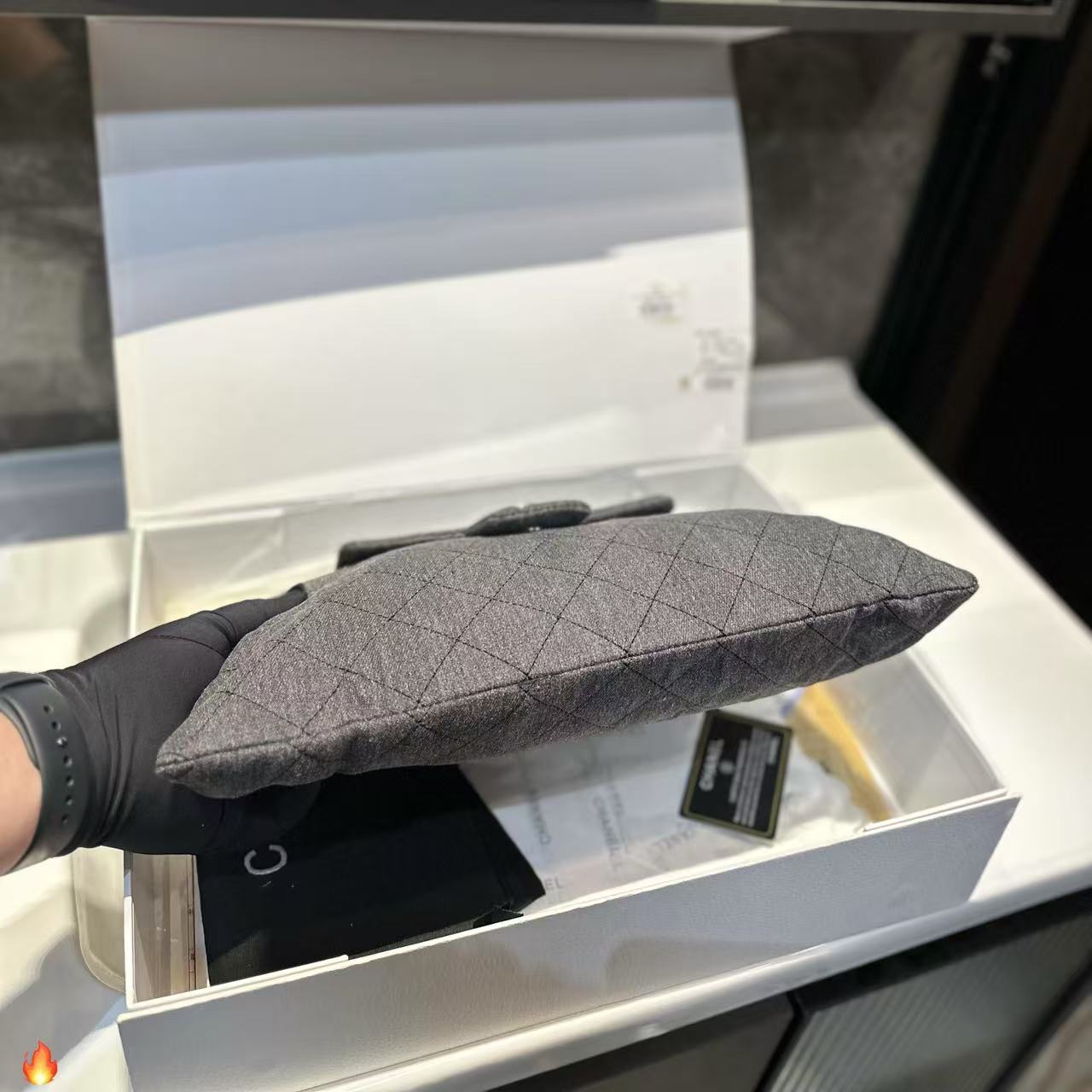 CHANE1 チェーンデニム アンダーアームバッグ【50％割引+送料無料】