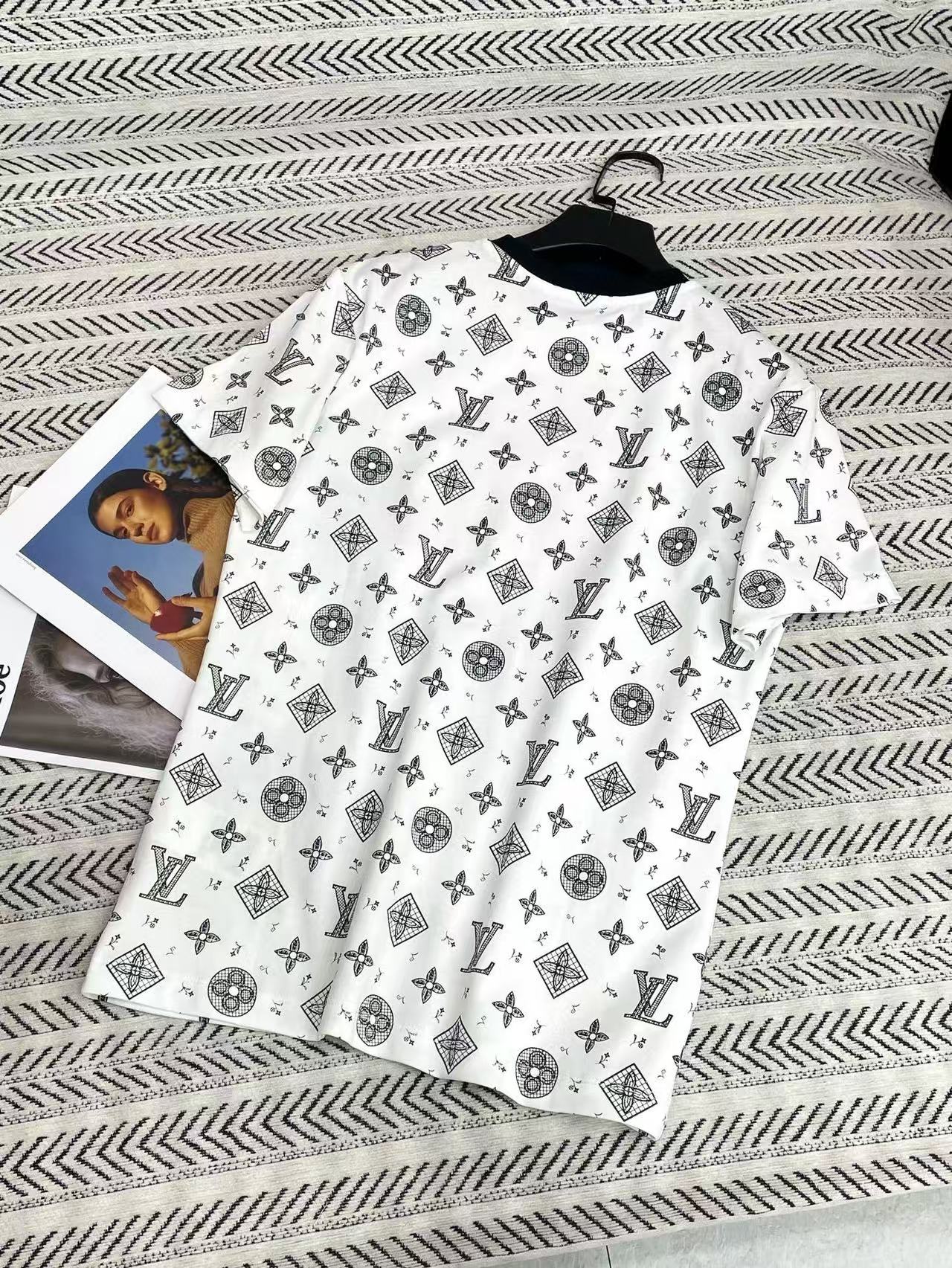 LV四つ葉のクローバーチェーンTシャツ【50％割引+送料無料】