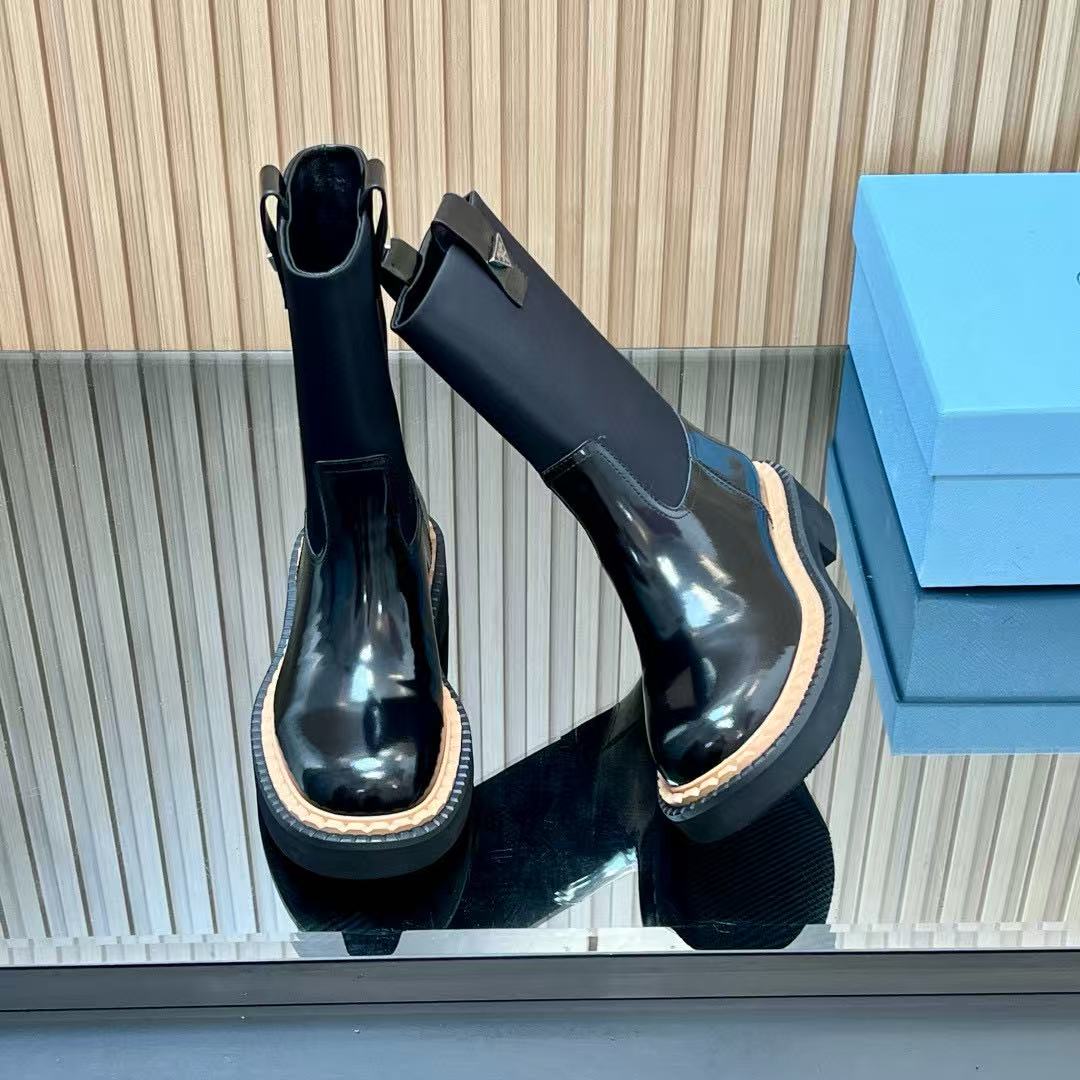 PR4DAの高品質トライアングルロゴマーチンブーツ【50％割引+送料無料】