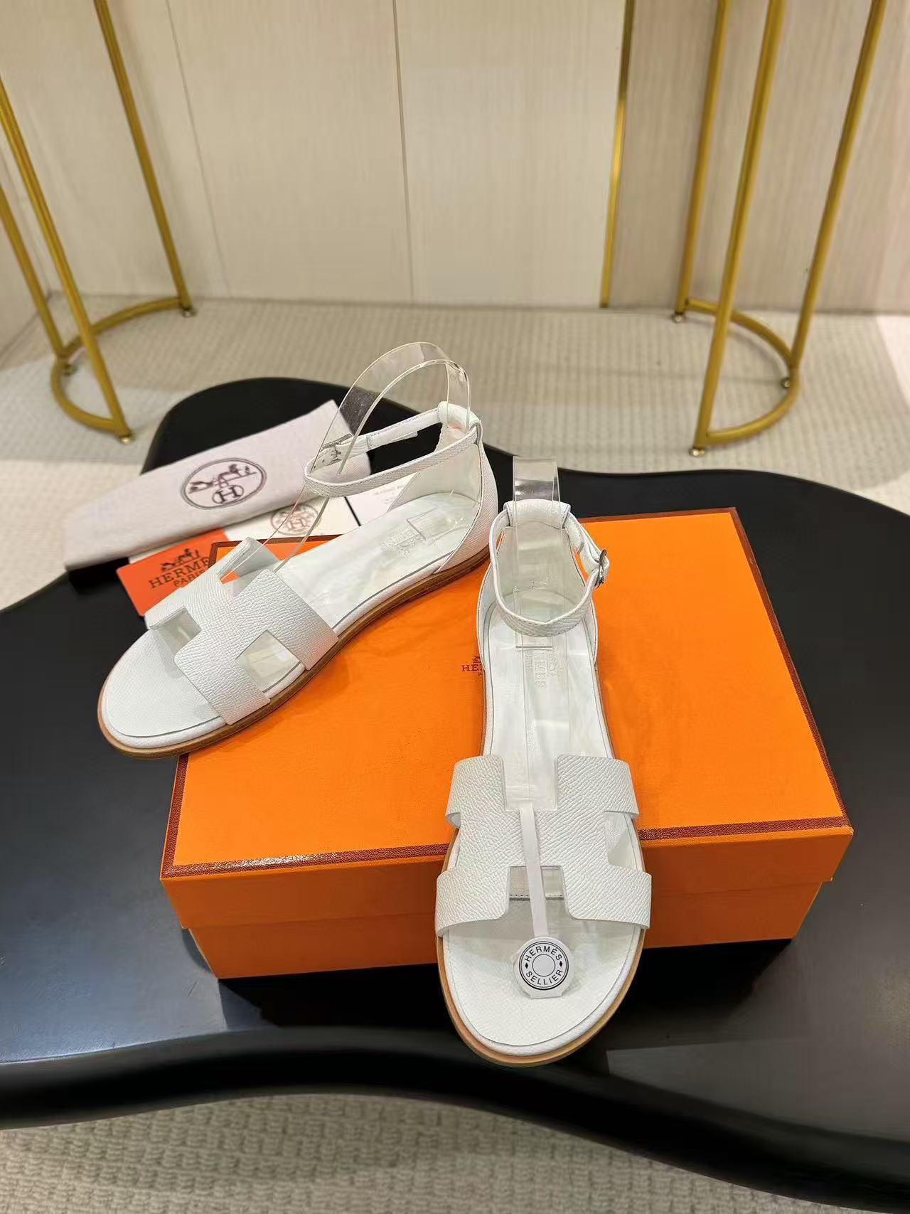 HERME5 高品質高品質のシープスキンサンダル【50％割引+送料無料】