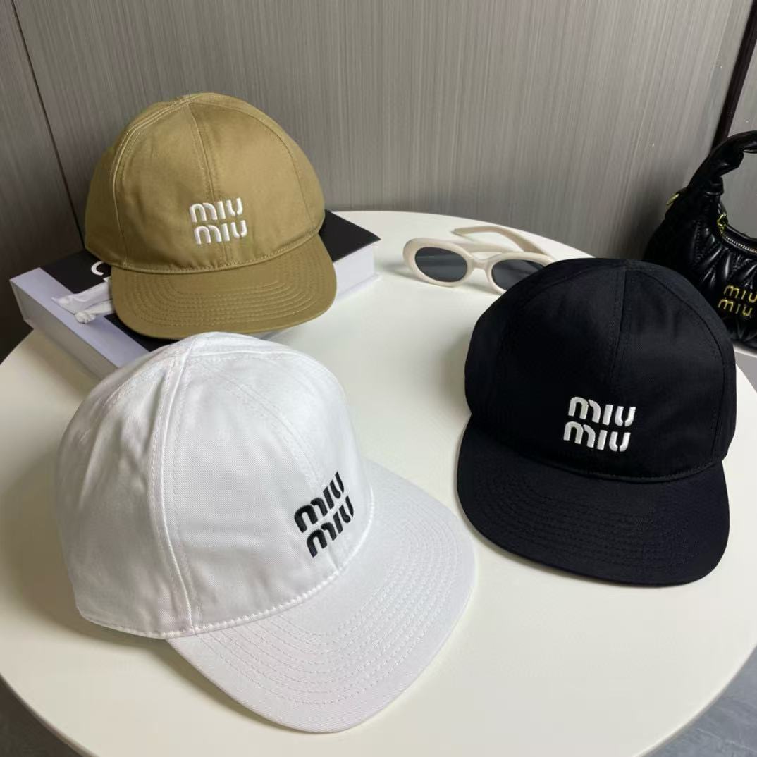 M1UM1U 刺繍入り文字入りベースボールキャップ【50％割引+送料無料】