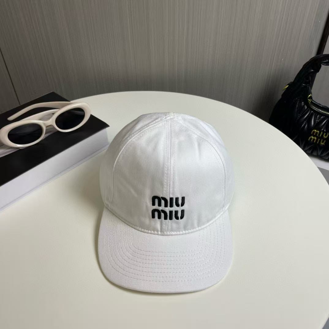 M1UM1U 刺繍入り文字入りベースボールキャップ【50％割引+送料無料】
