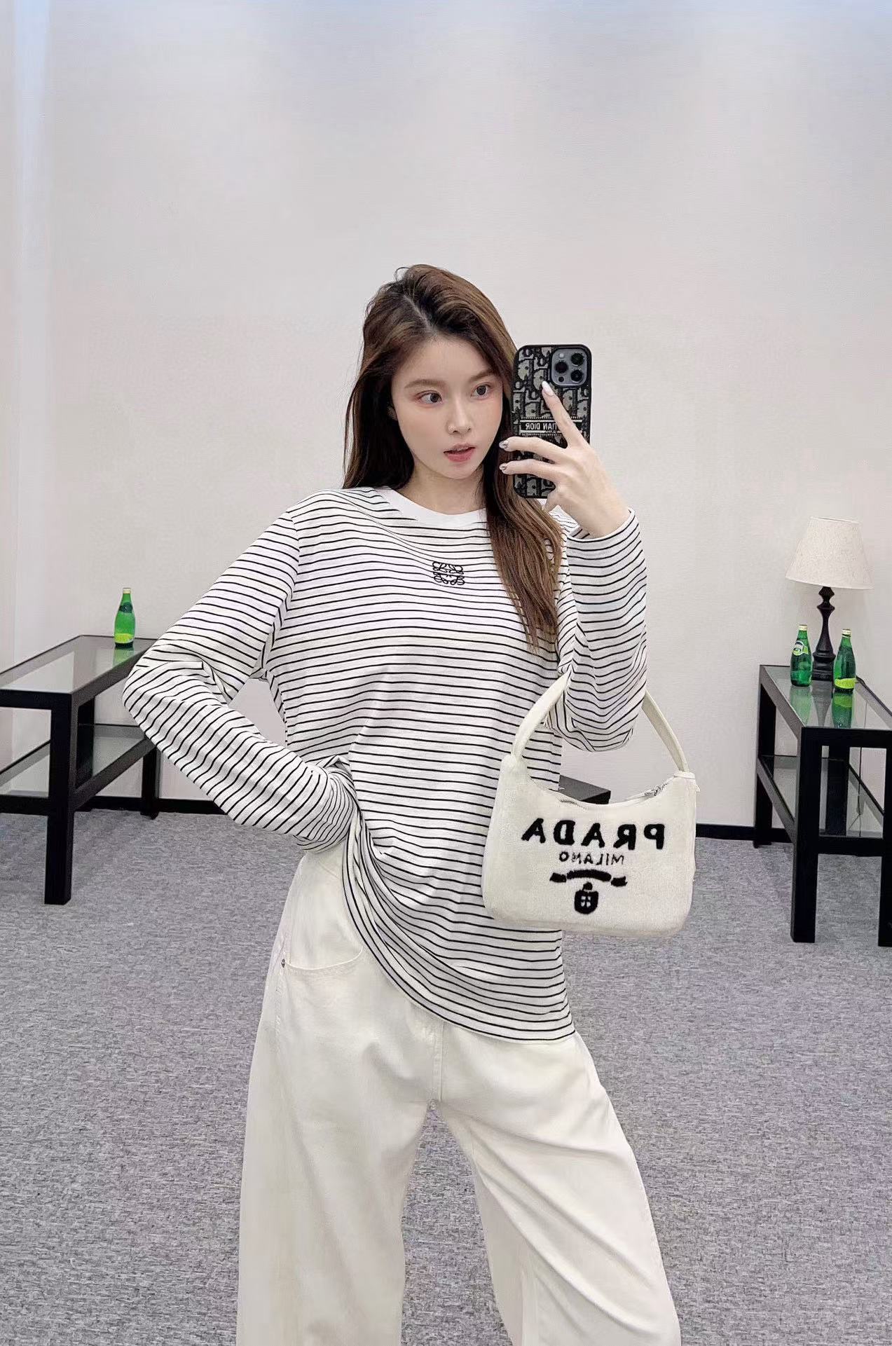 L0WEW 刺繍ロゴストライプ長袖Tシャツ【50％割引+送料無料】