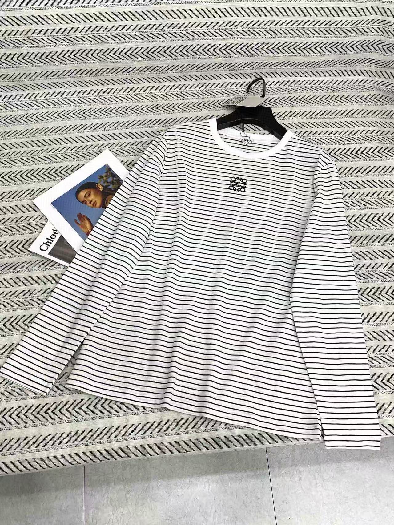 L0WEW 刺繍ロゴストライプ長袖Tシャツ【50％割引+送料無料】