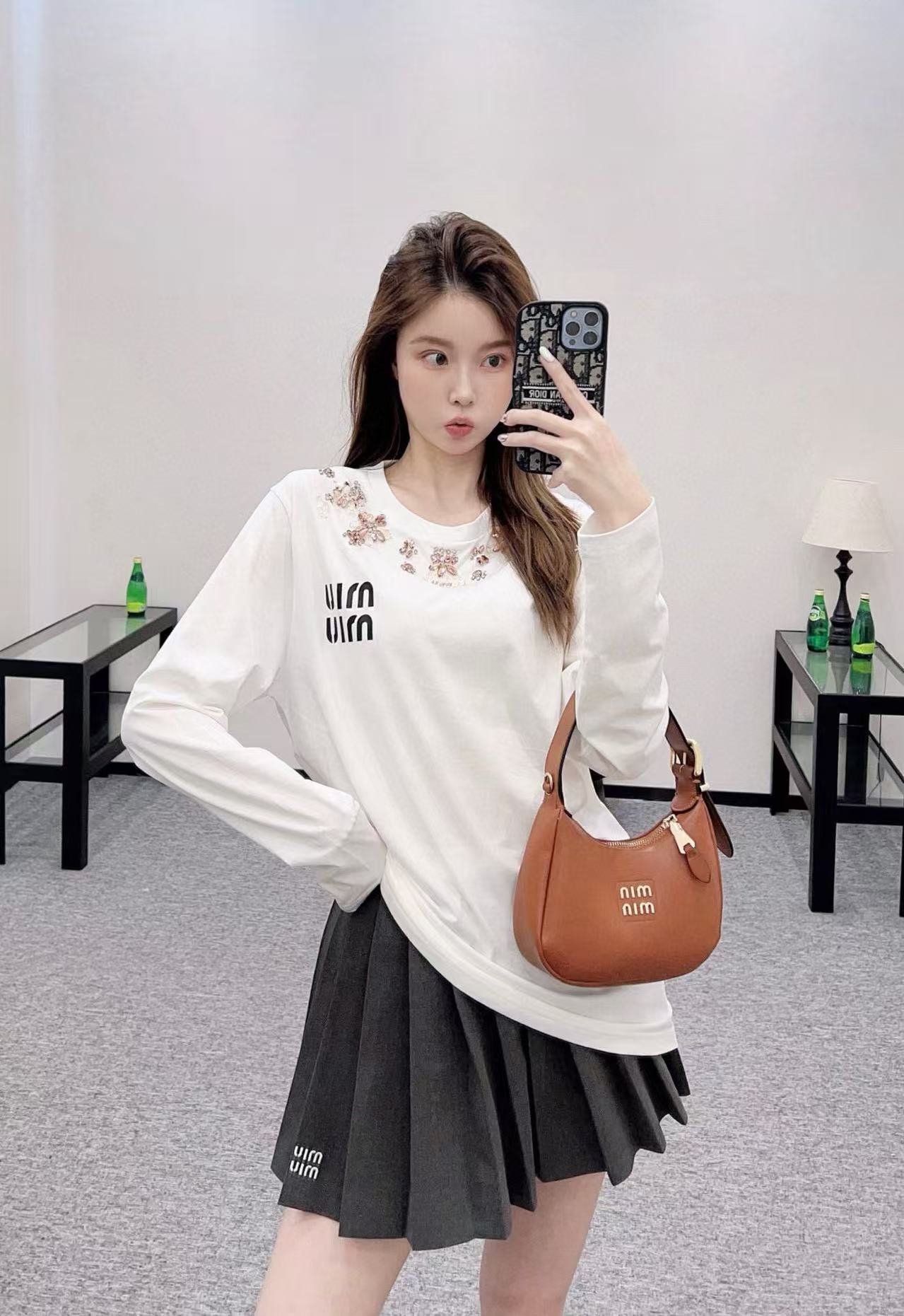 M1UM1U ビーズフラワーレター ロングスリーブTシャツ【50％割引+送料無料】