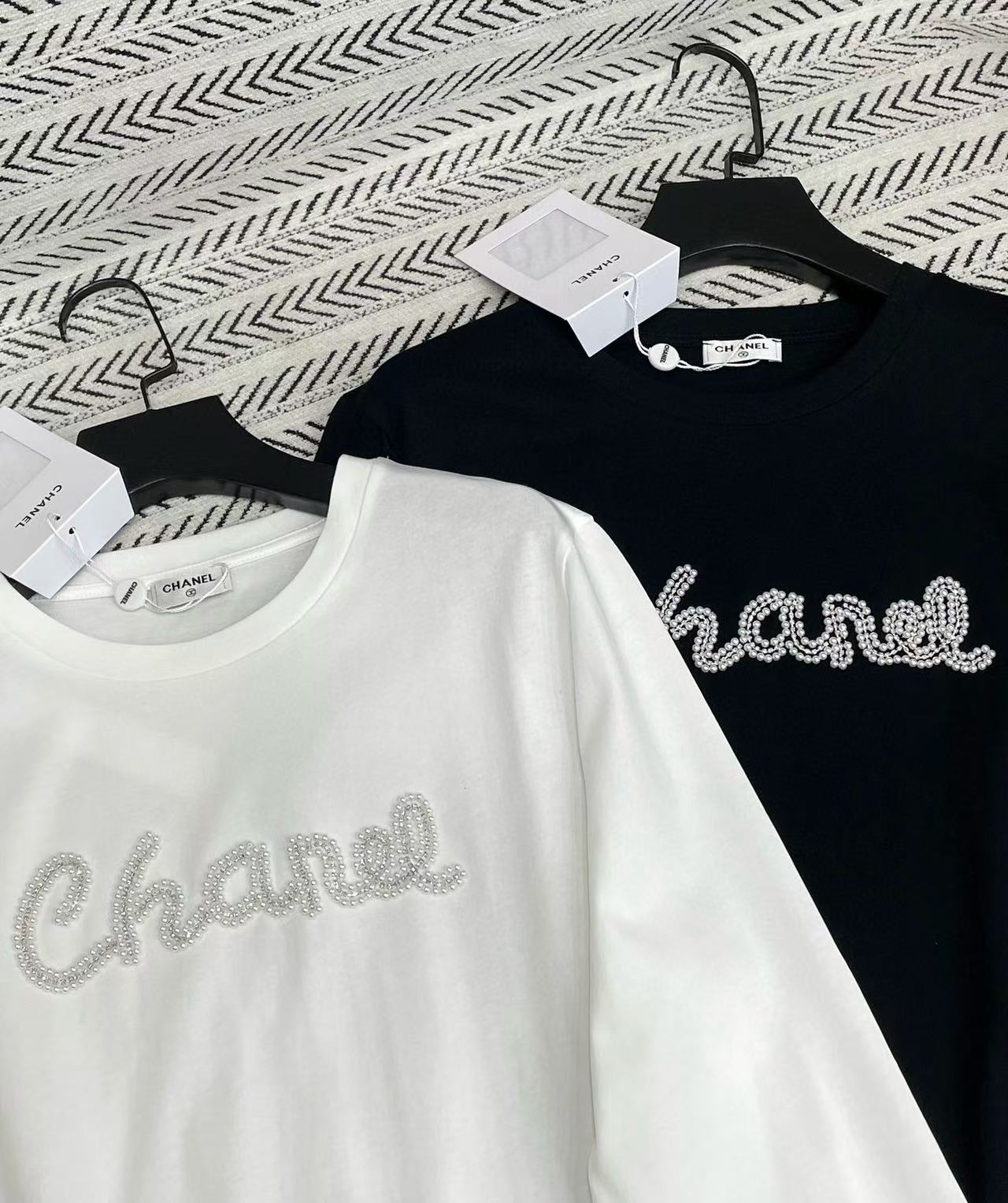 CHANE1 ハンドビーズレタリング ロングスリーブTシャツ【50％割引+送料無料】