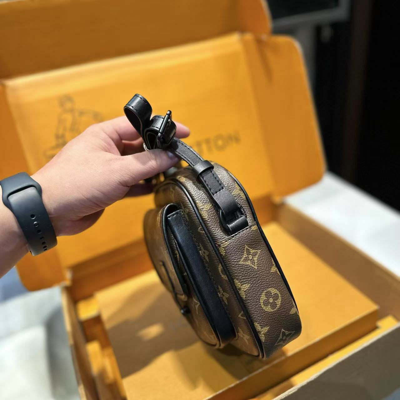 LV クロスボディカメラバッグ【50％割引+送料無料】