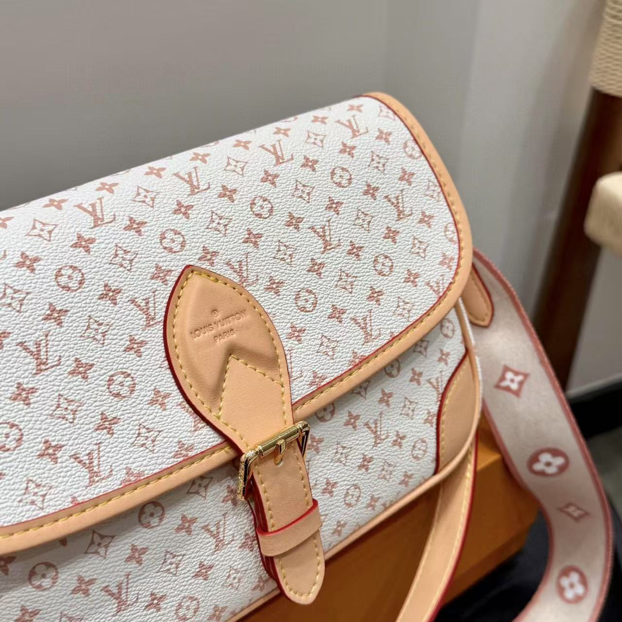 LV Dianeショルダーバッグ【50％割引+送料無料】