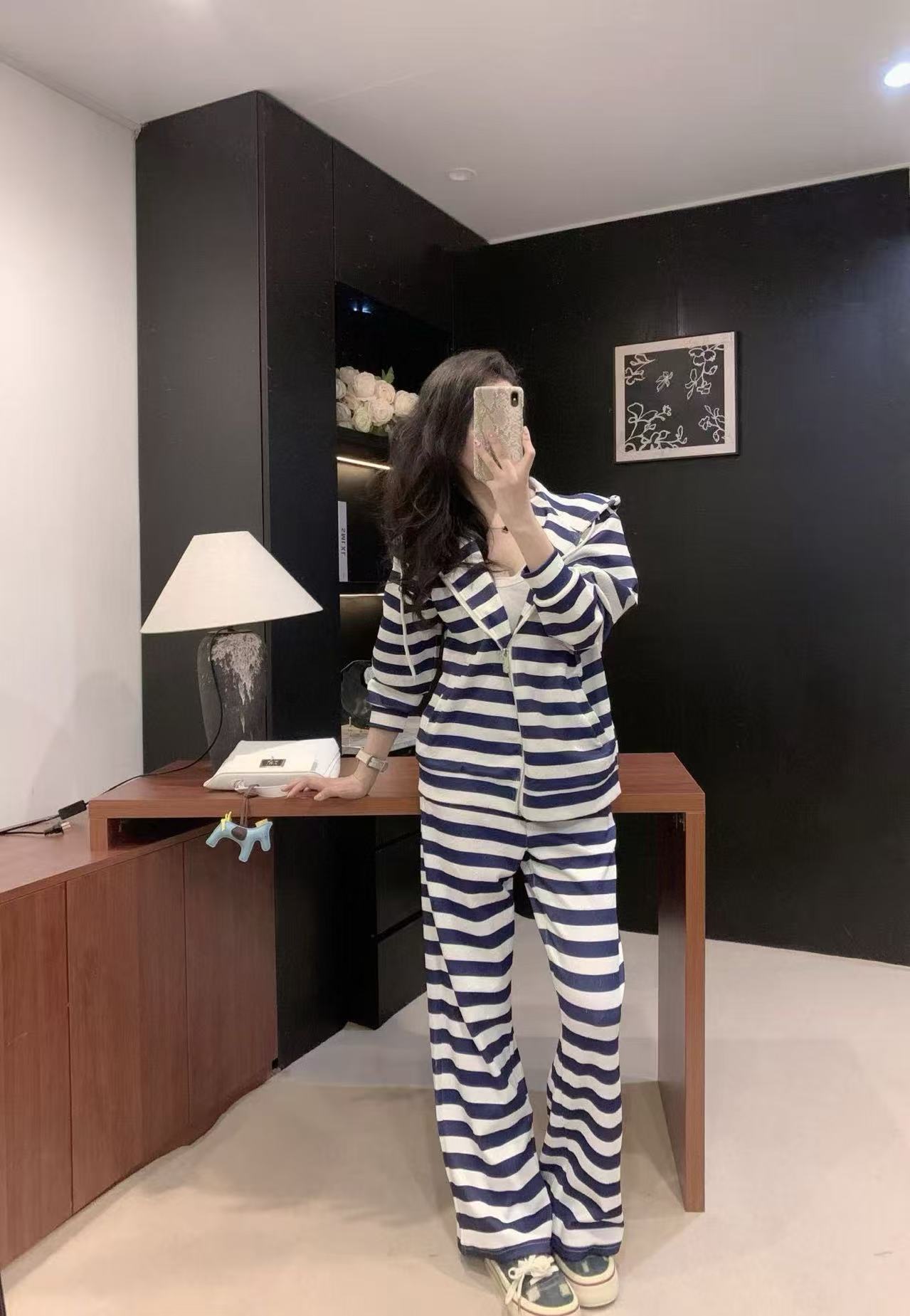 GUCC1 エンボスストライプ カジュアルジャケット + パンツ ツーピースセット【50％割引+送料無料】