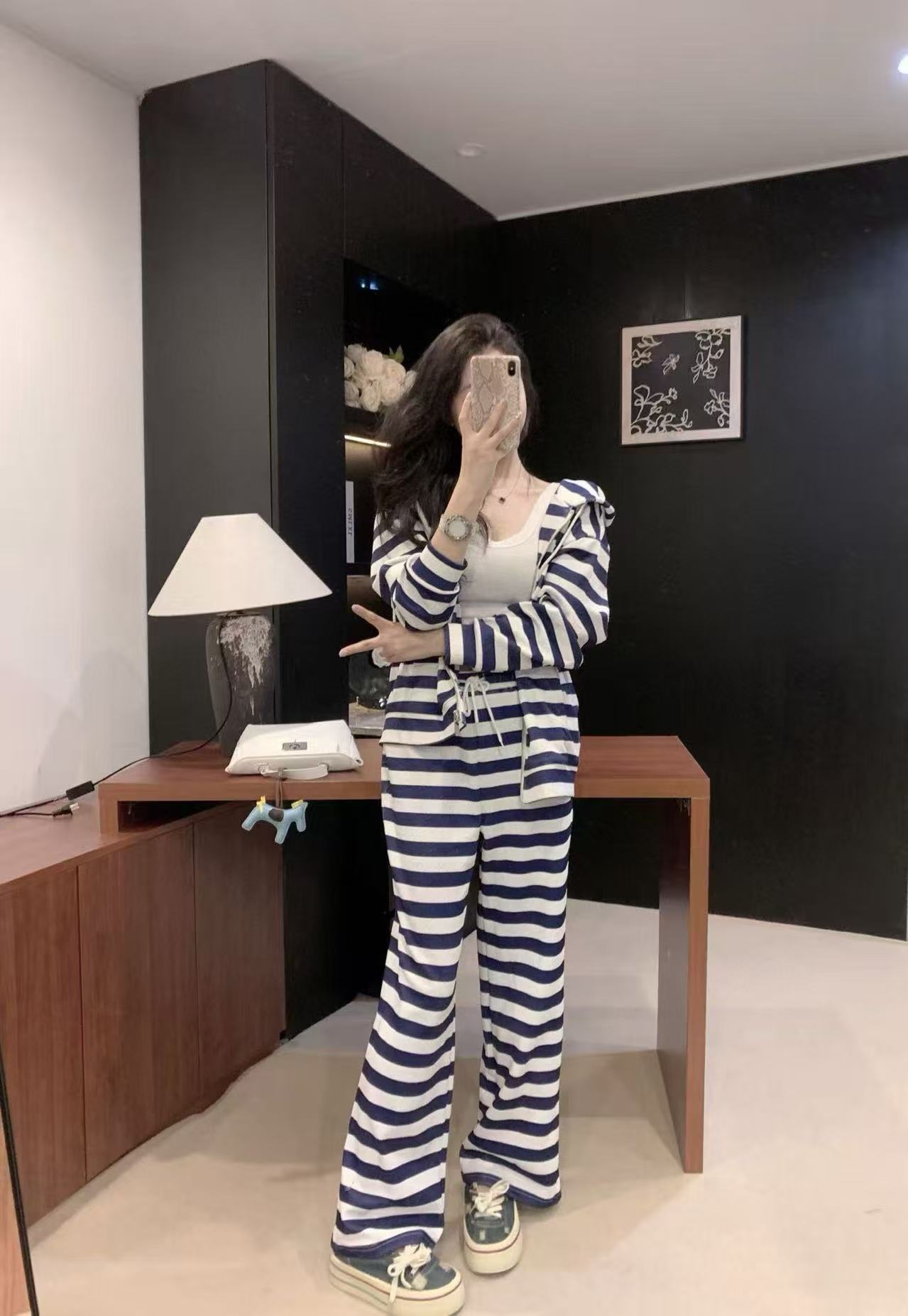 GUCC1 エンボスストライプ カジュアルジャケット + パンツ ツーピースセット【50％割引+送料無料】