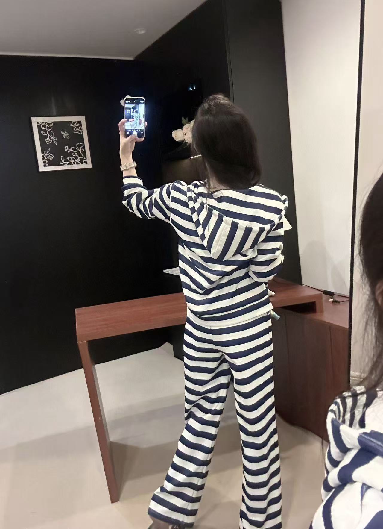 GUCC1 エンボスストライプ カジュアルジャケット + パンツ ツーピースセット【50％割引+送料無料】