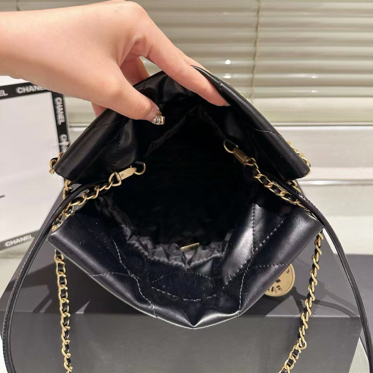 CHANE1 シープスキンチェーンバッグ【50％割引+送料無料】