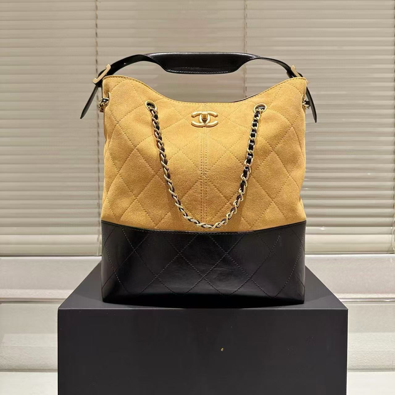 CHANE1 チェーンバケットバッグ【50％割引+送料無料】