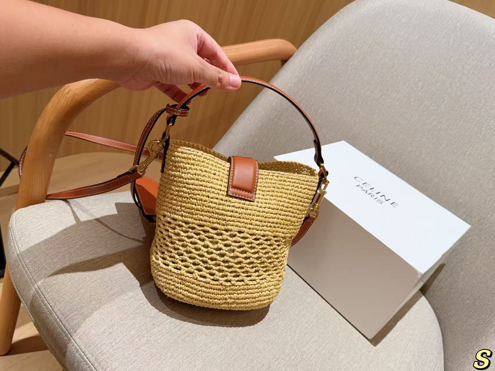 CEL1NE 編み込みストローバケットバッグ【50％割引+送料無料】