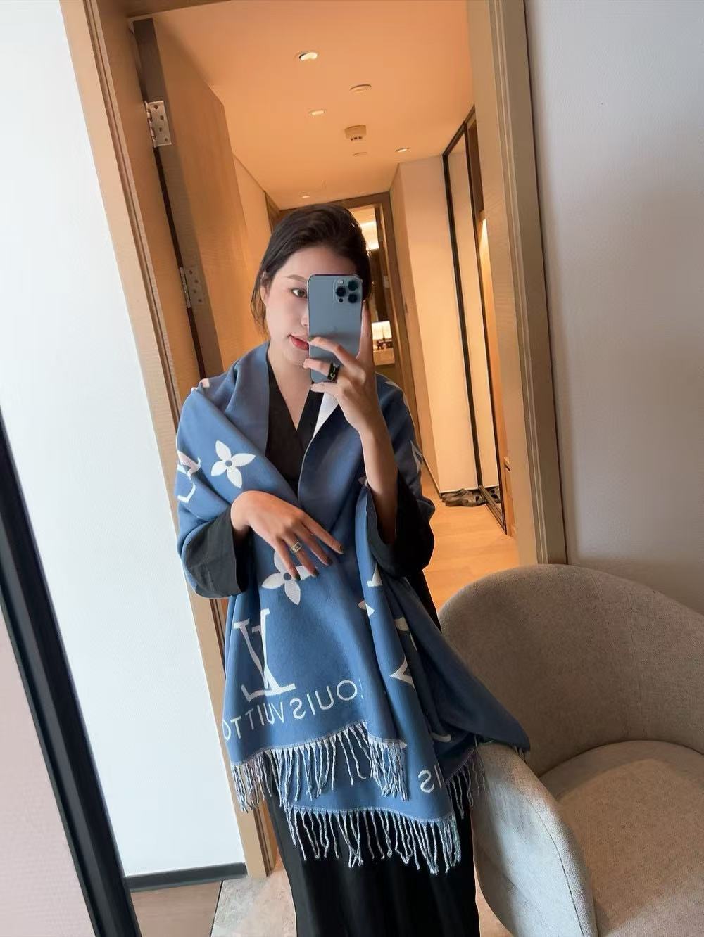 LVプリントの四つ葉のクローバータッセルスカーフ【50％割引+送料無料】