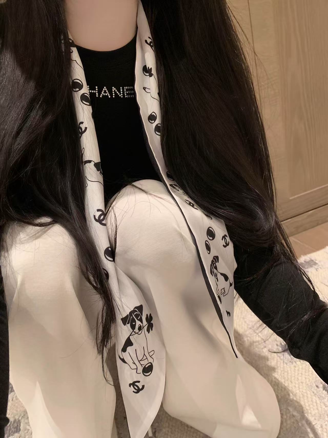 CHANE1 スカーフ + ラインストーンレターTシャツ【50％割引+送料無料】