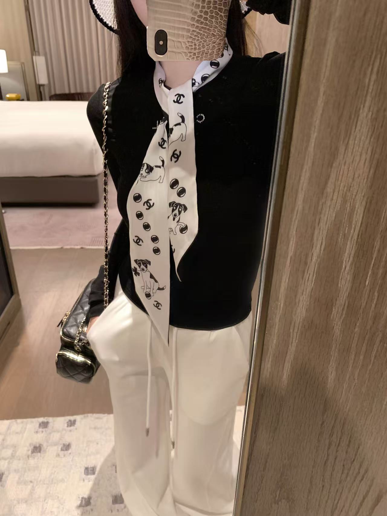 CHANE1 スカーフ + ラインストーンレターTシャツ【50％割引+送料無料】