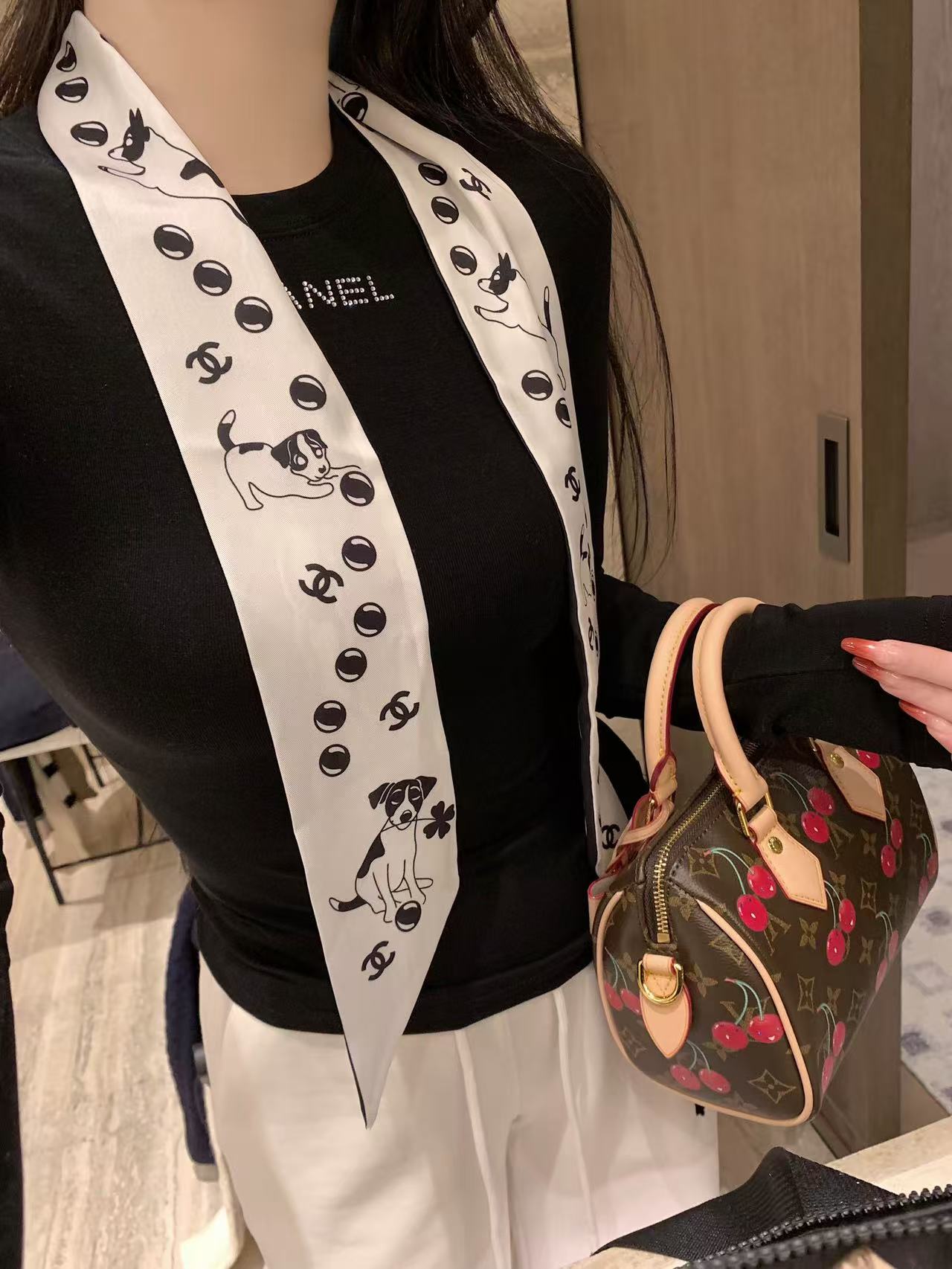 CHANE1 スカーフ + ラインストーンレターTシャツ【50％割引+送料無料】