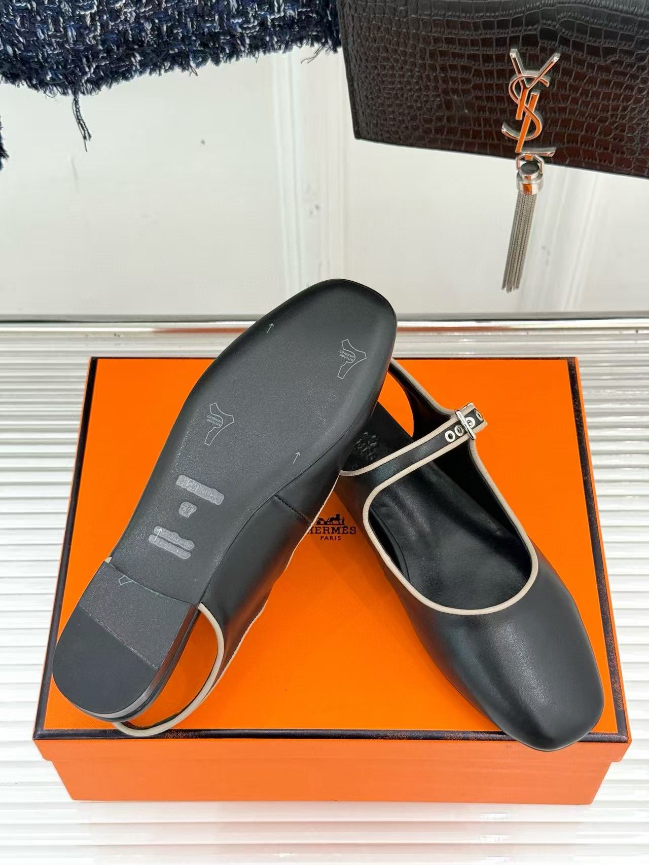HERME5 高級レザーフラットサンダル【50%割引+送料無料】