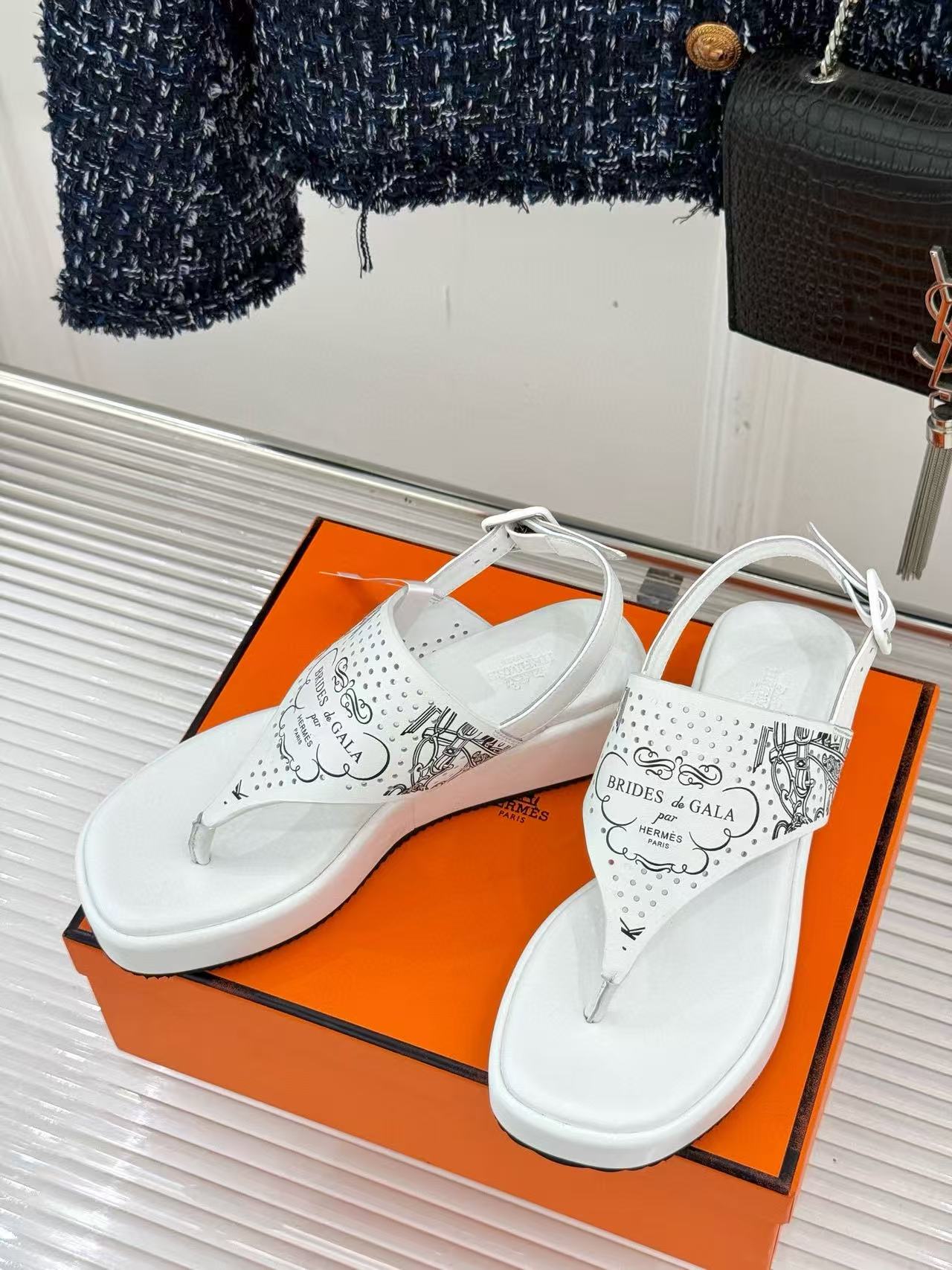 HERME5高品質プラットフォームサンダル【50％割引+送料無料】