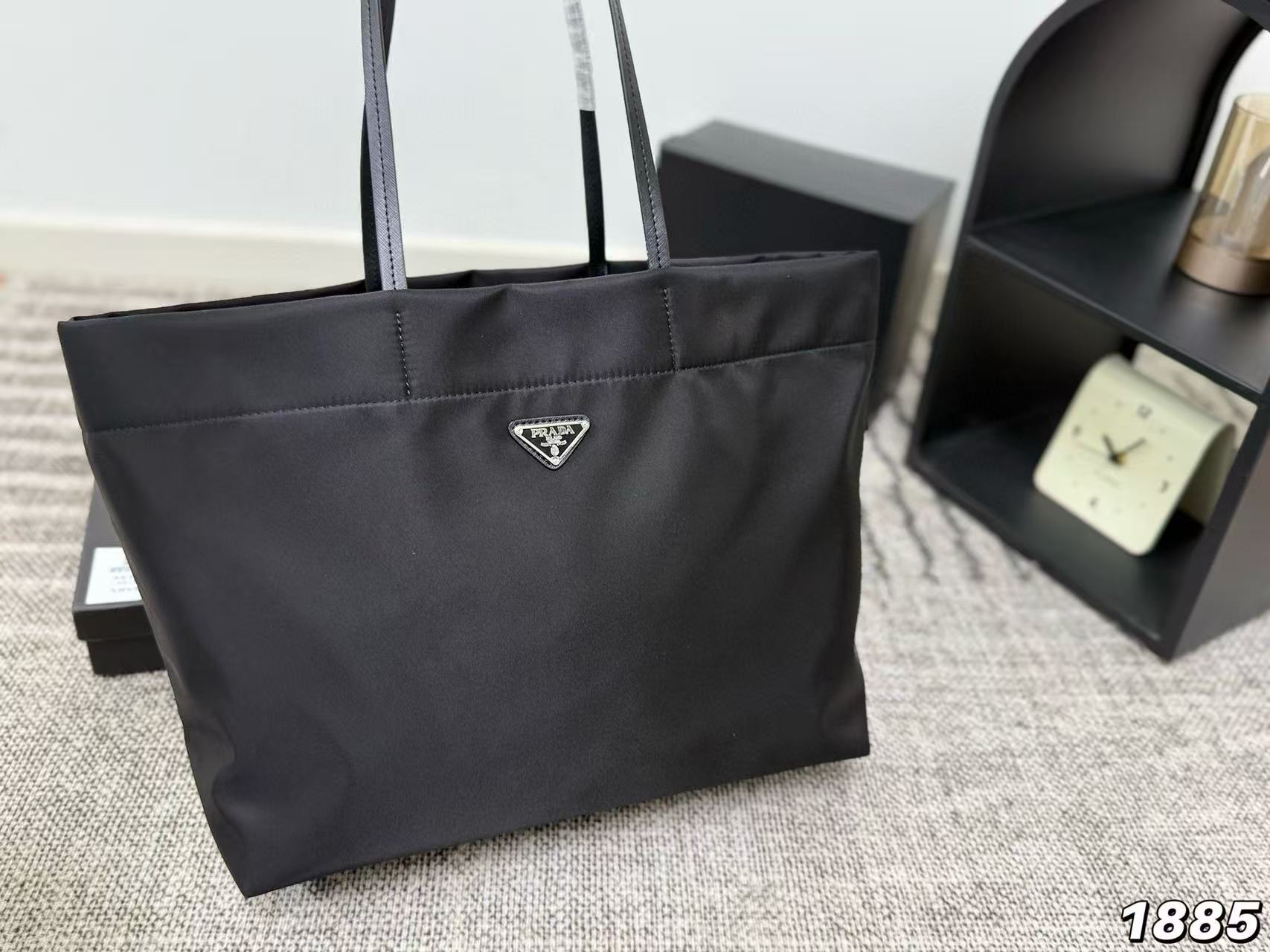 PR4DA トライアングルロゴ キャンバス ショッピングバッグ【50％割引+送料無料】