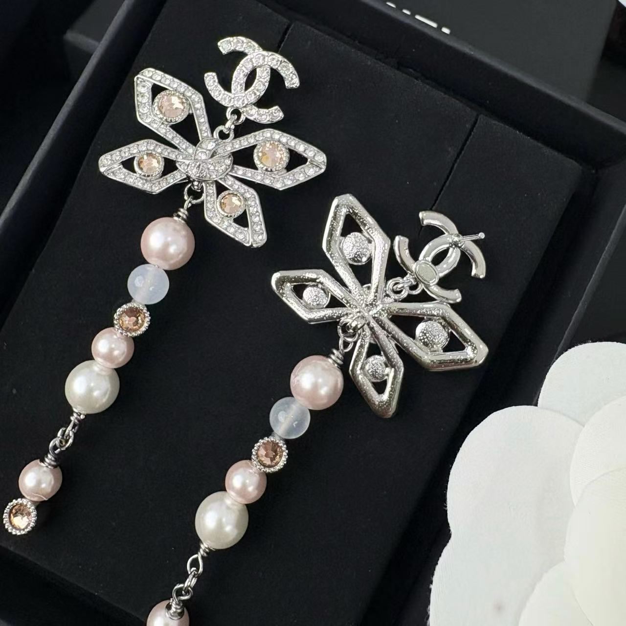 CHANE1 バタフライ ダブルC パール イヤリング【50％割引+送料無料】