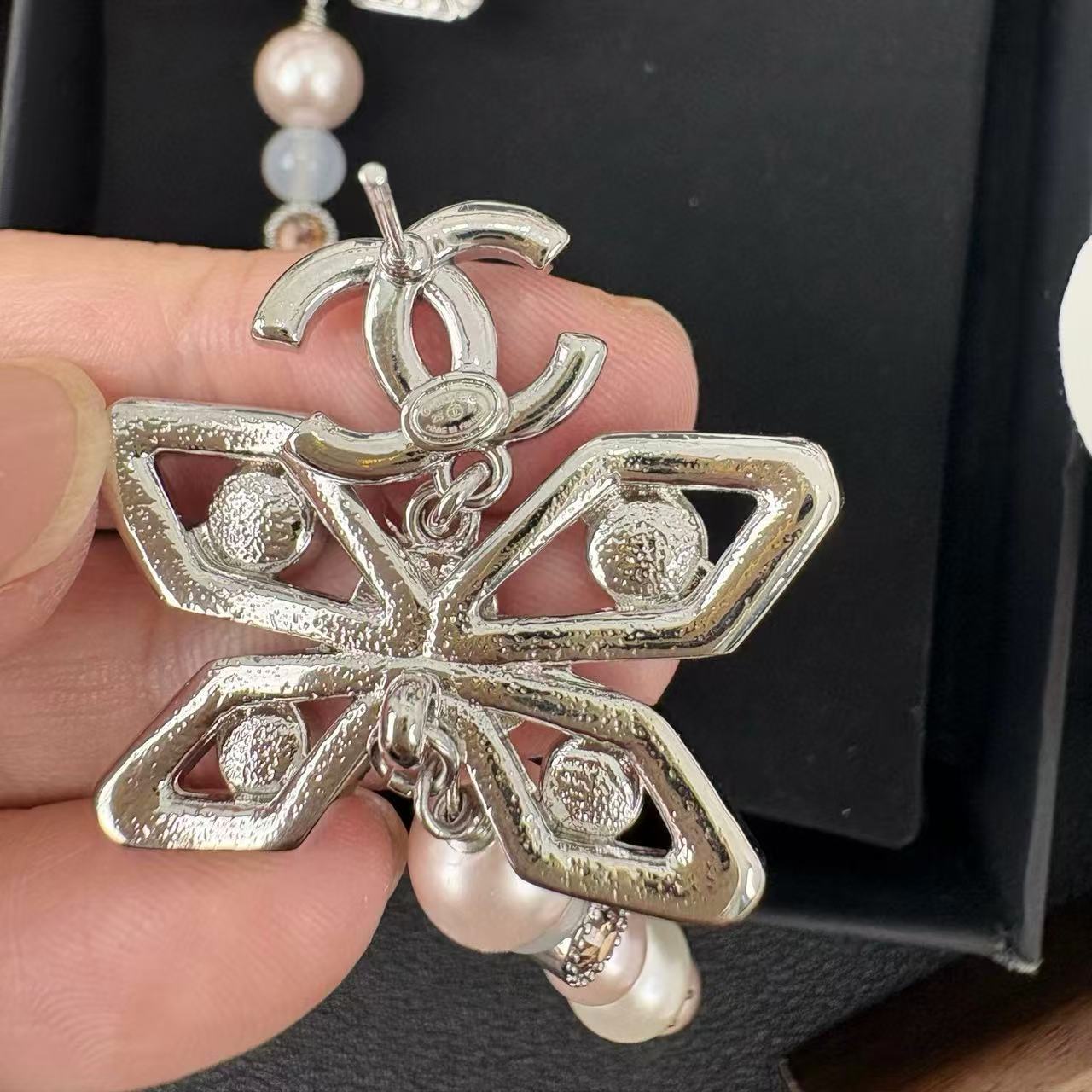 CHANE1 バタフライ ダブルC パール イヤリング【50％割引+送料無料】