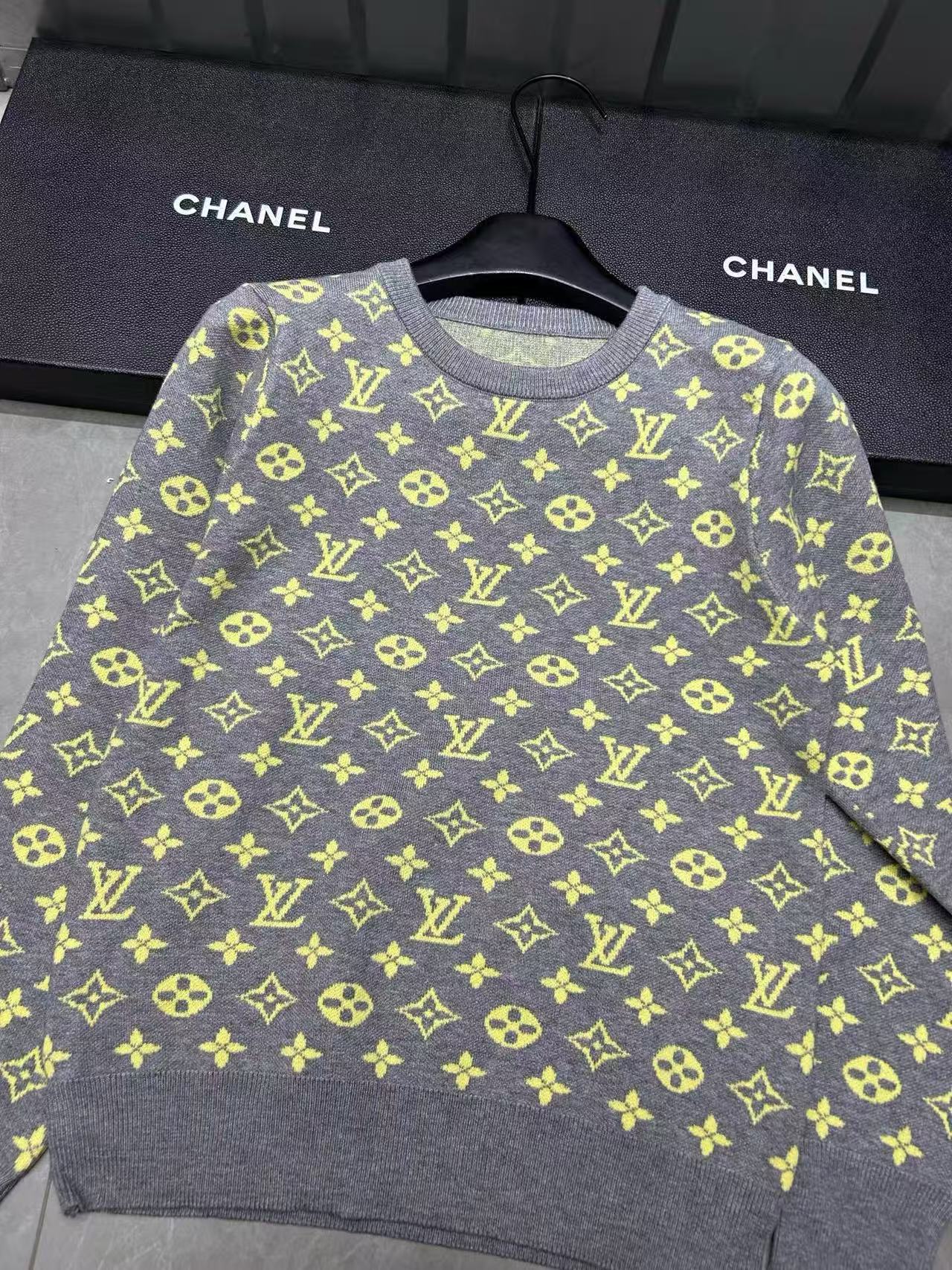 LVプリントウールセーター【50％割引+送料無料】