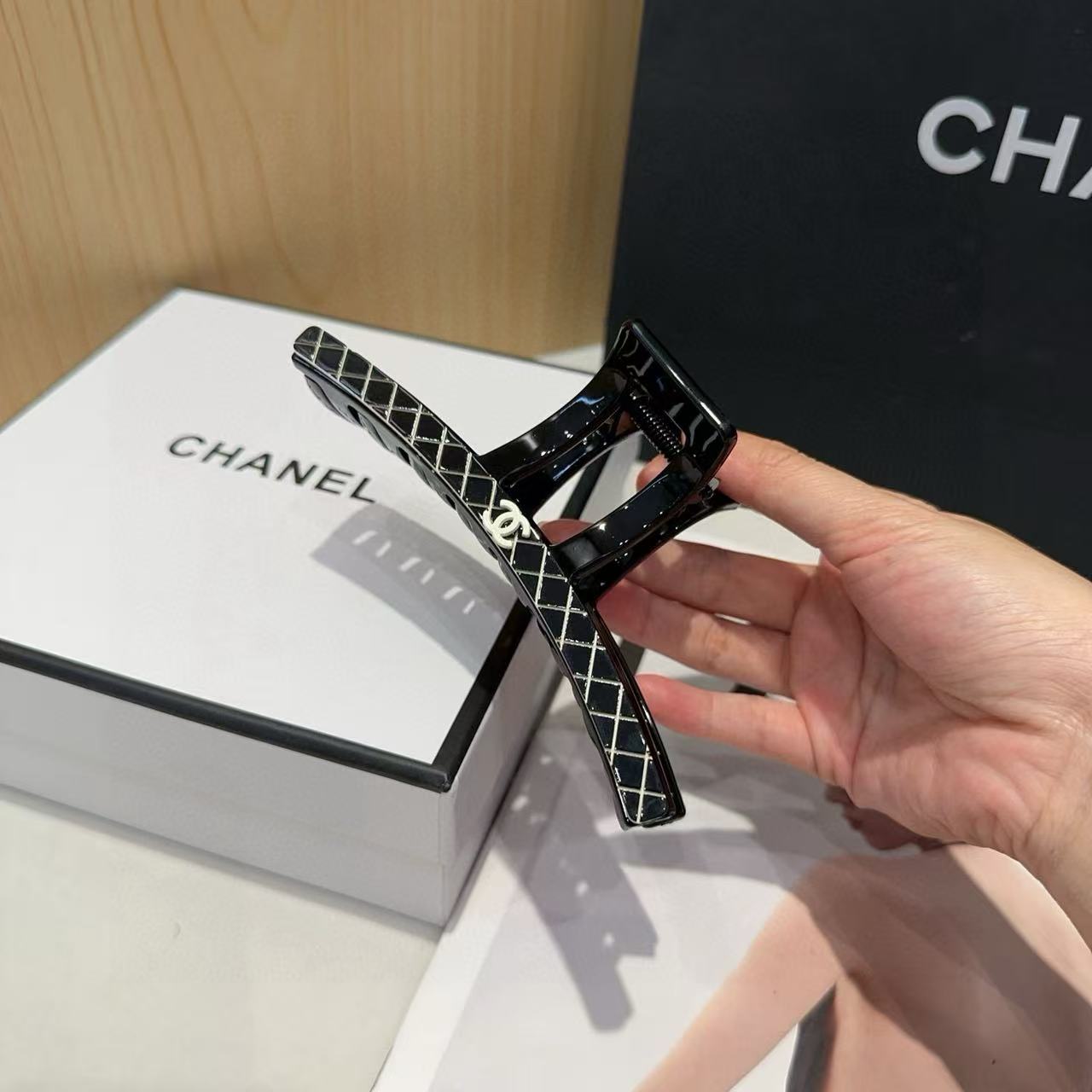 CHANE1 ダブルCグリッドグラブクリップ【50%割引+送料無料】