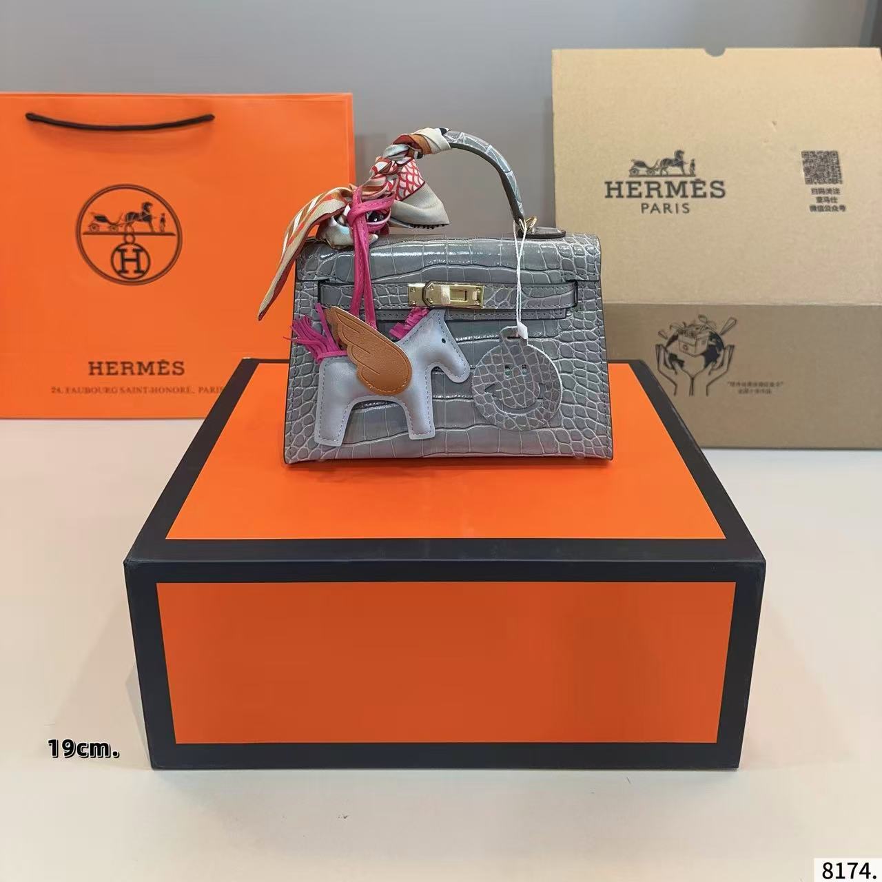 HERME5 kellyパテントレザーのハンドバッグ【50％割引+送料無料】