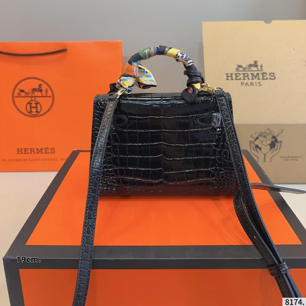 HERME5 kellyパテントレザーのハンドバッグ【50％割引+送料無料】