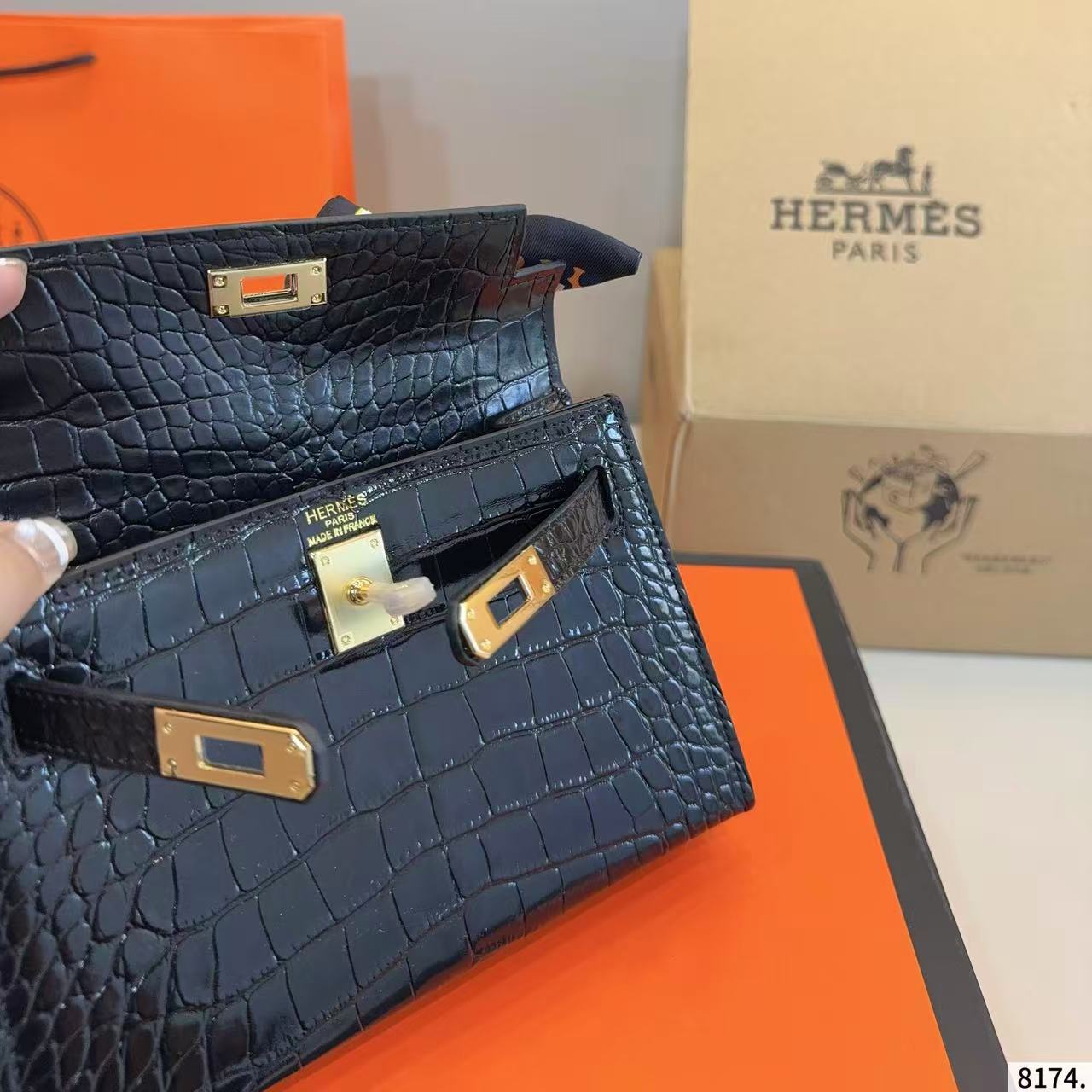 HERME5 kellyパテントレザーのハンドバッグ【50％割引+送料無料】