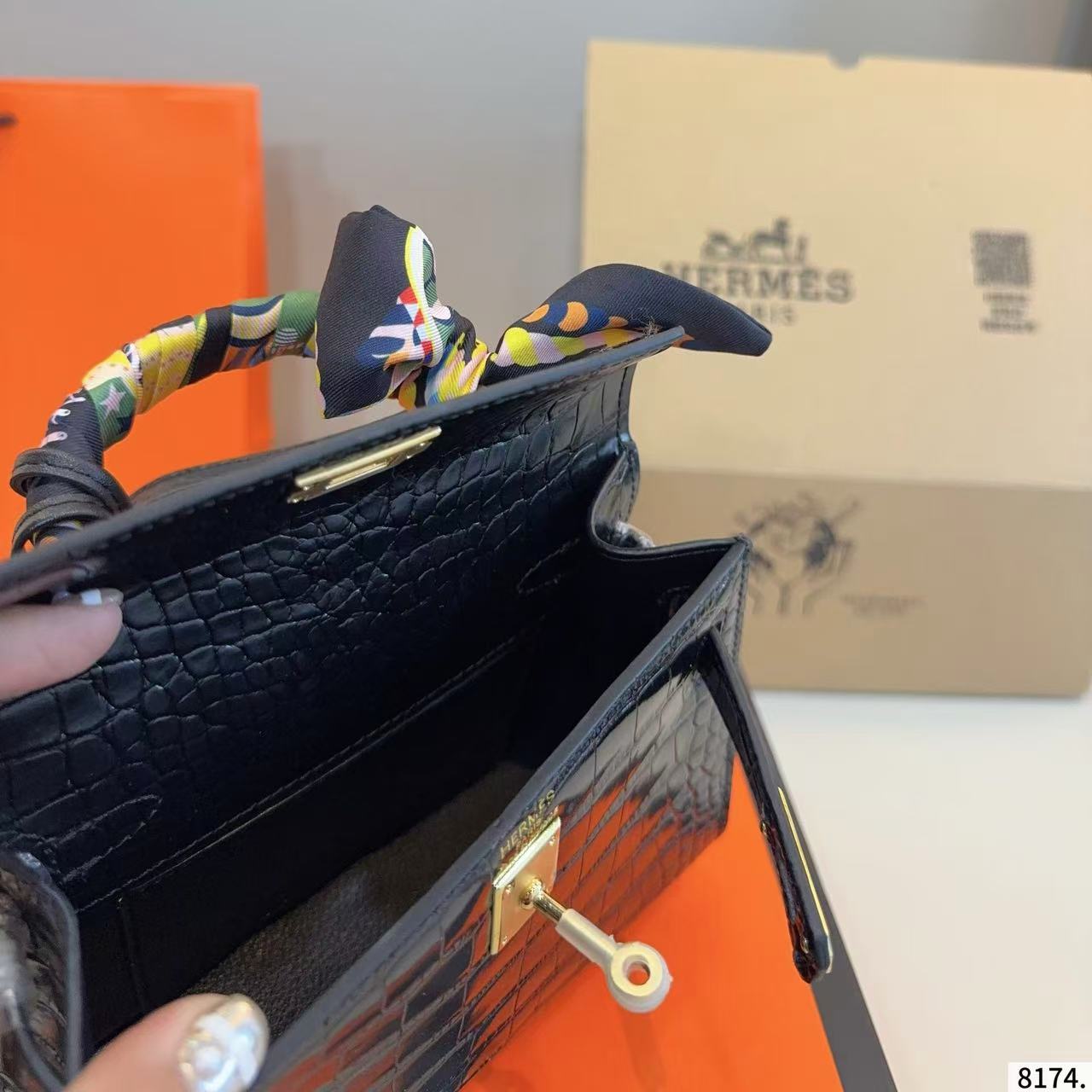 HERME5 kellyパテントレザーのハンドバッグ【50％割引+送料無料】