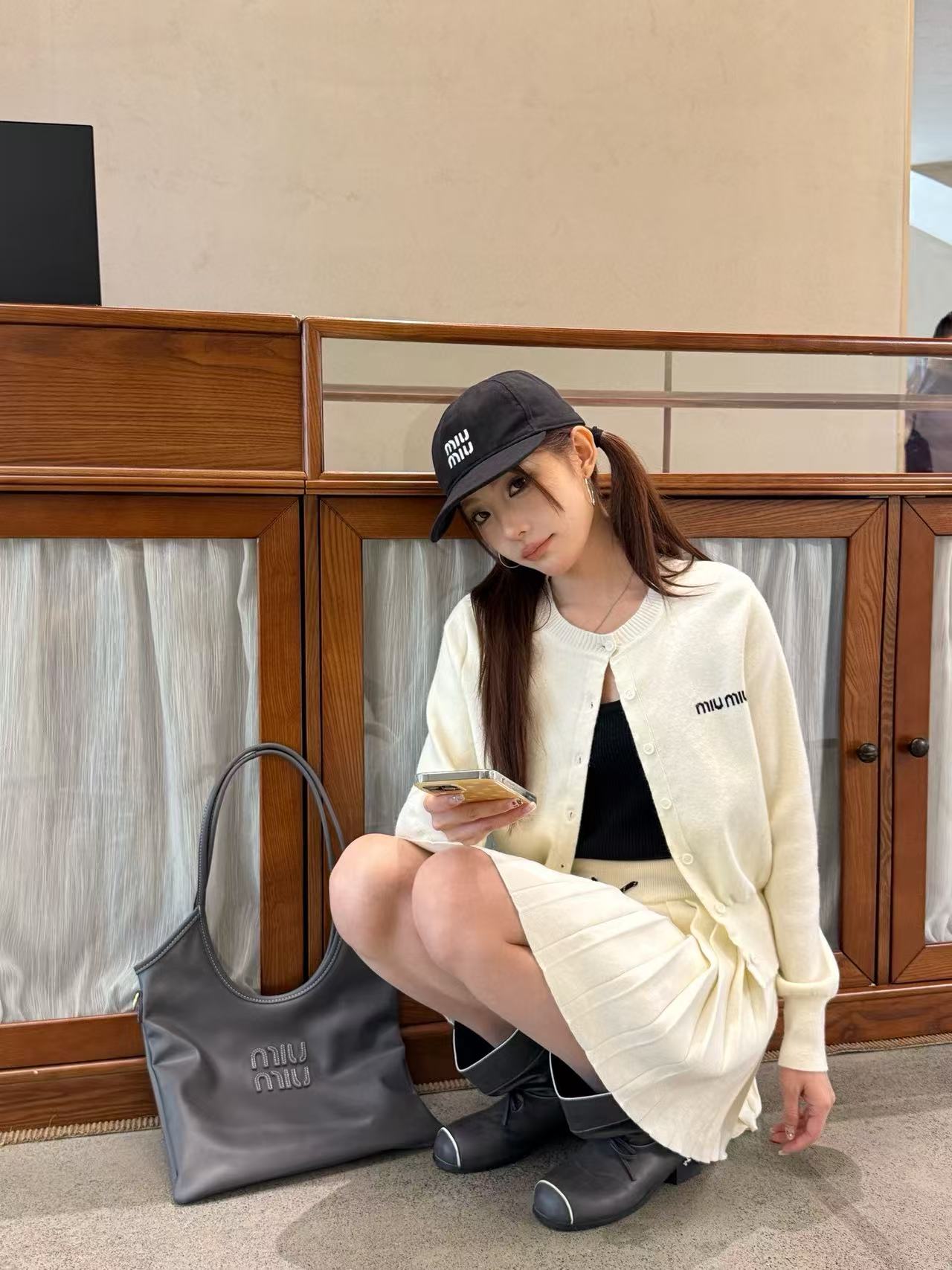 M1UM1U ウールカーディガン+スカート ツーピースセット【50％割引+送料無料】