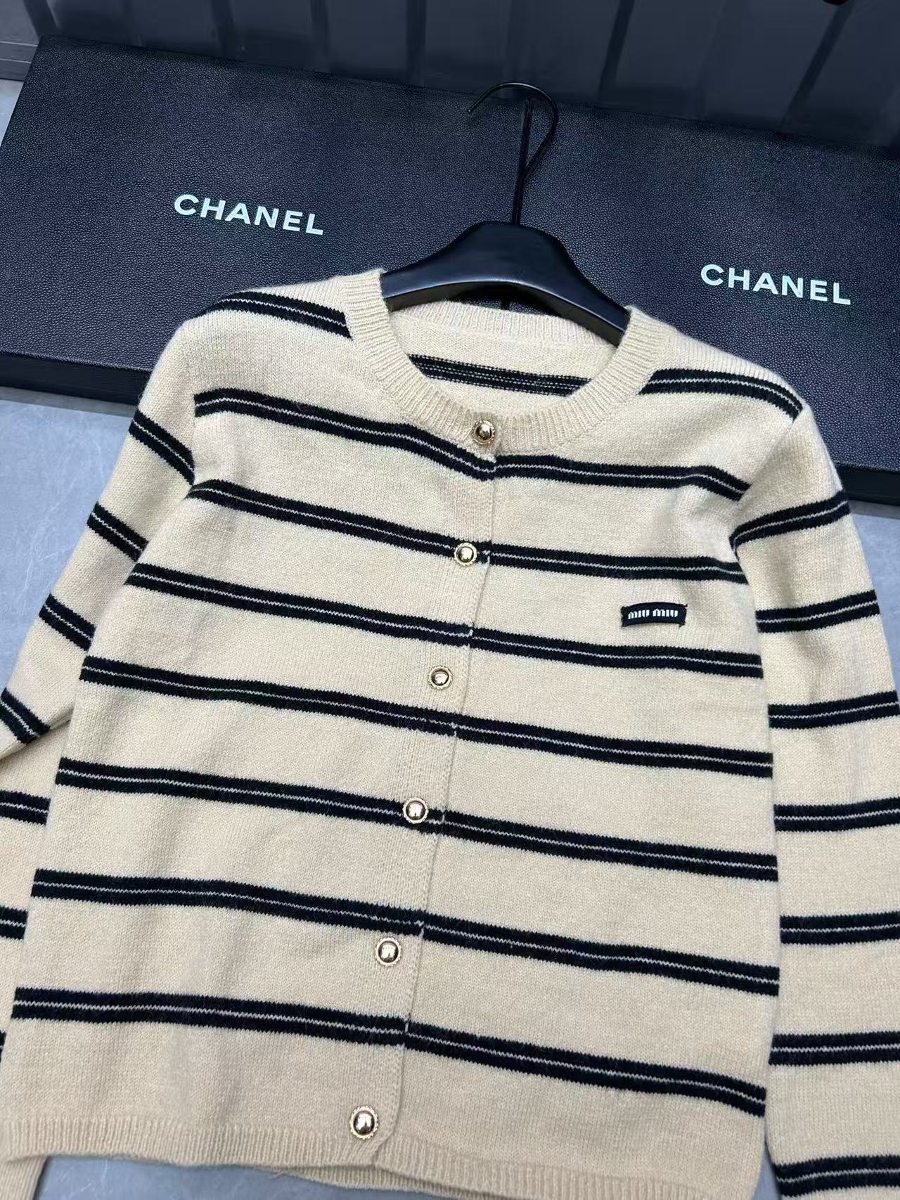 M1UM1U シンプルウールストライプカーディガン【50％割引+送料無料】