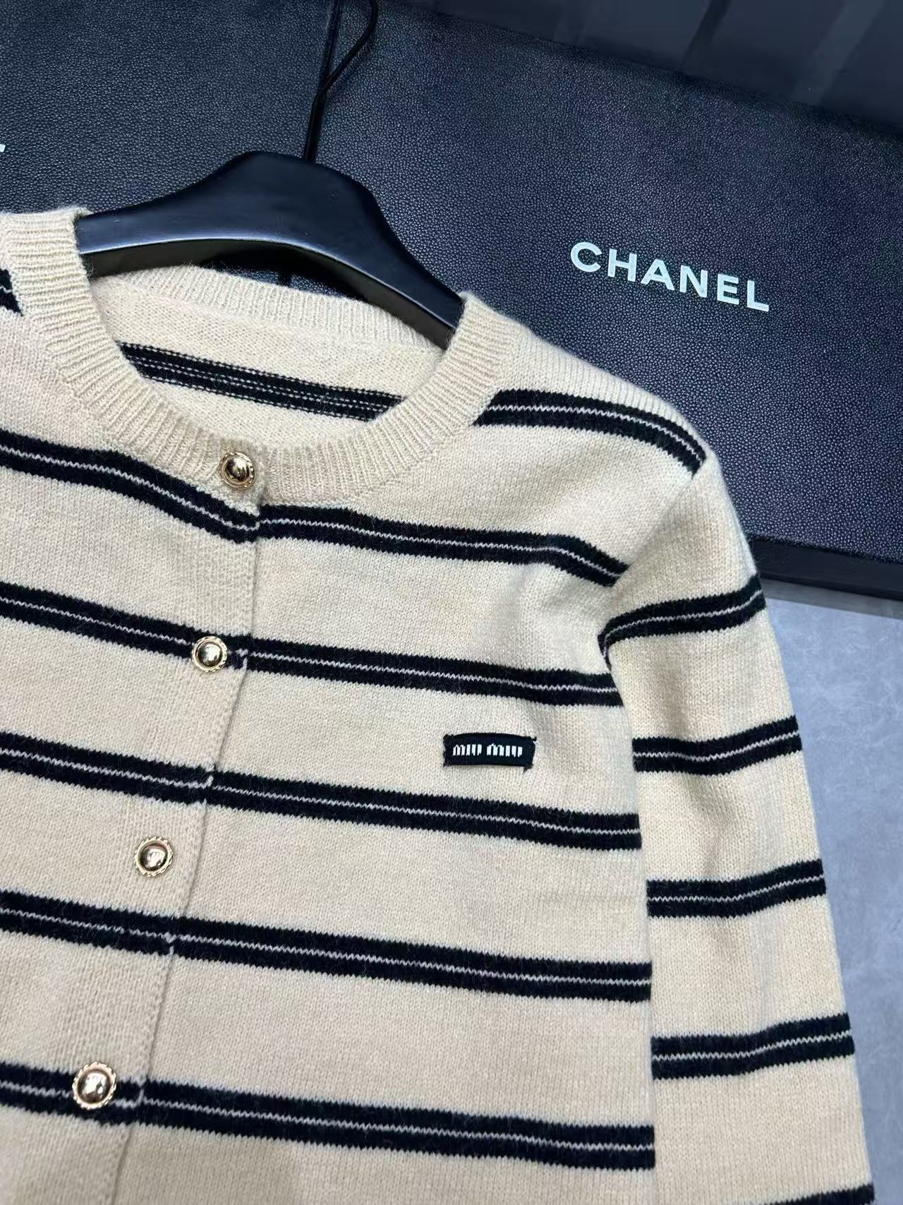 M1UM1U シンプルウールストライプカーディガン【50％割引+送料無料】