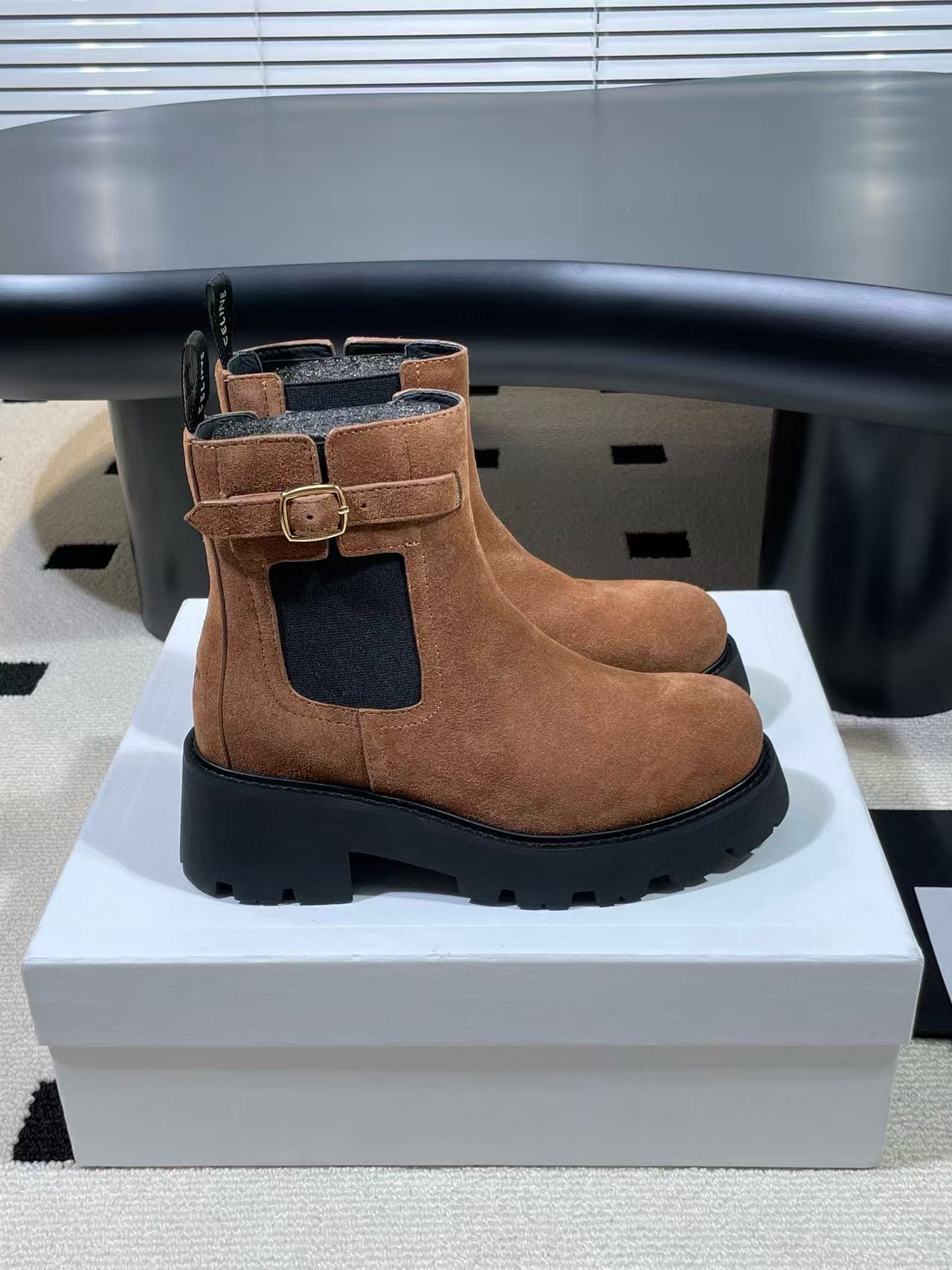 CEL1NE 高品質ディアスキンの秋冬用マーティンブーツ【50%割引+送料無料】