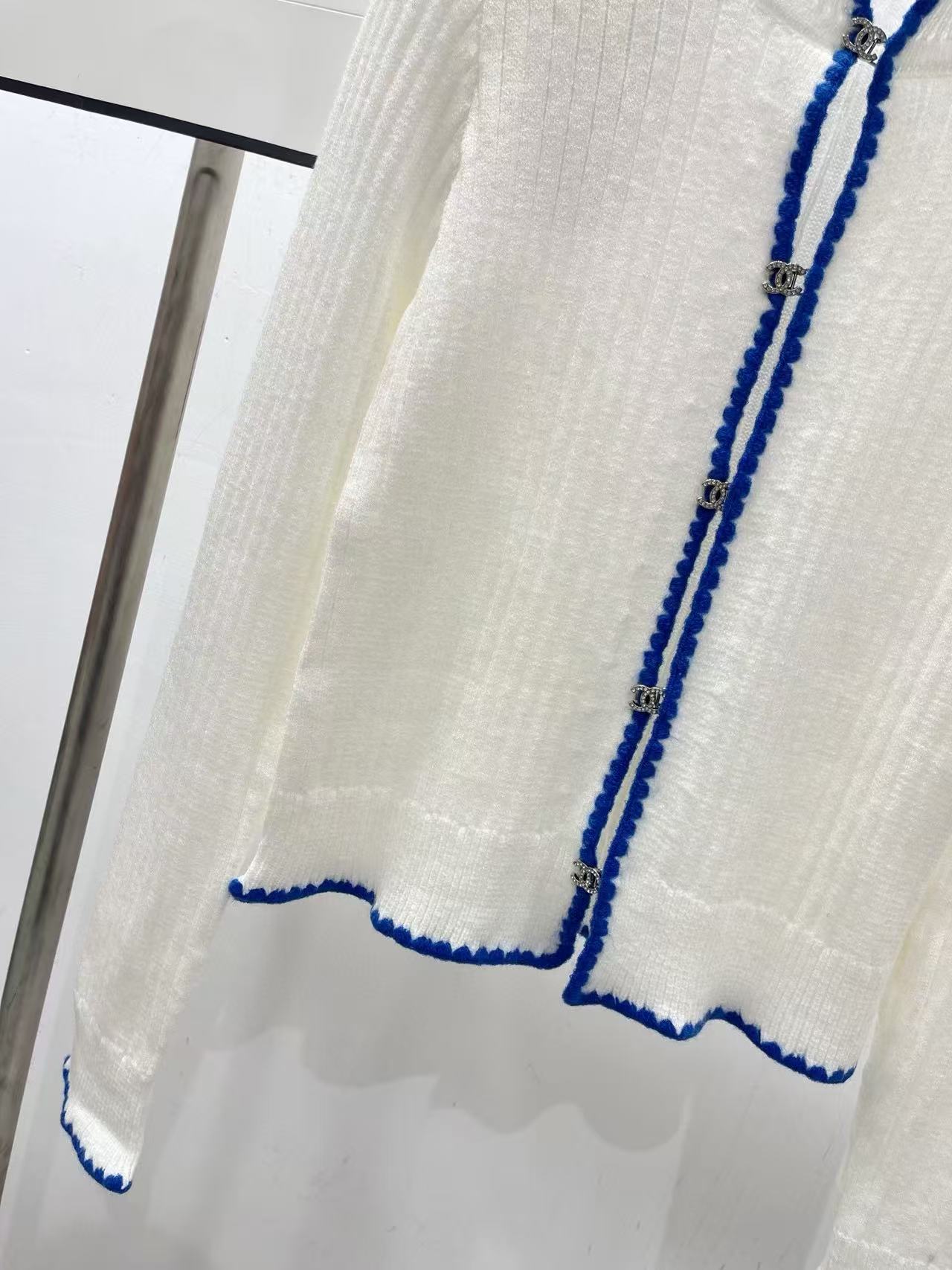 CHANE1 ダブルCボタンウールカーディガン【50％割引+送料無料】