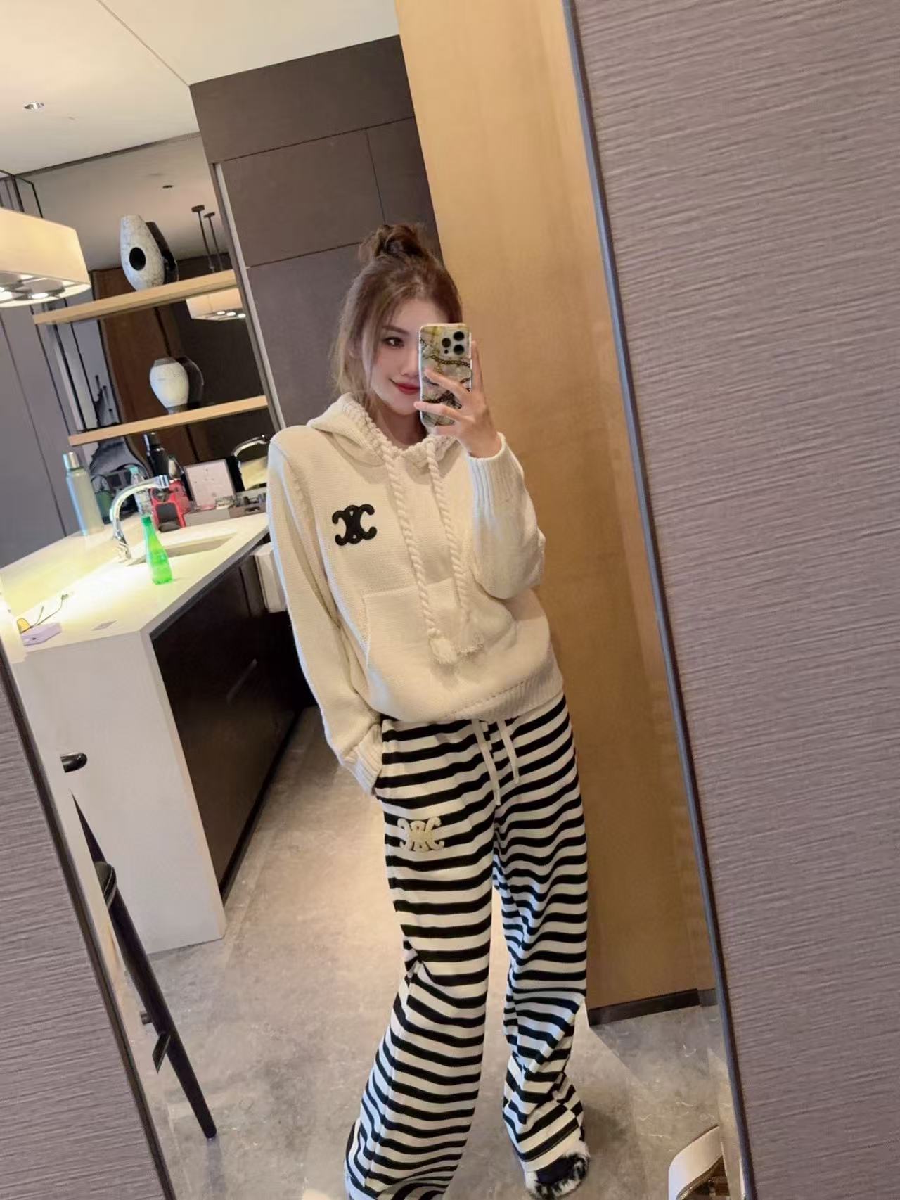 CEL1NE 凱旋門フード付きセーター【50％割引+送料無料】