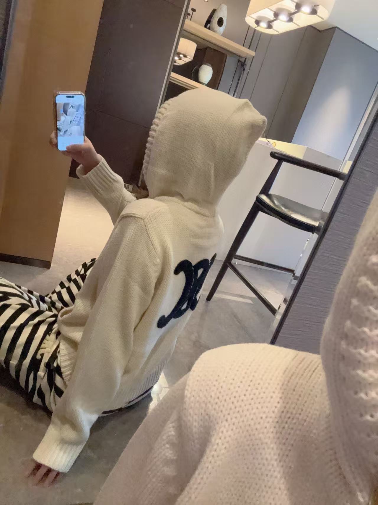 CEL1NE 凱旋門フード付きセーター【50％割引+送料無料】