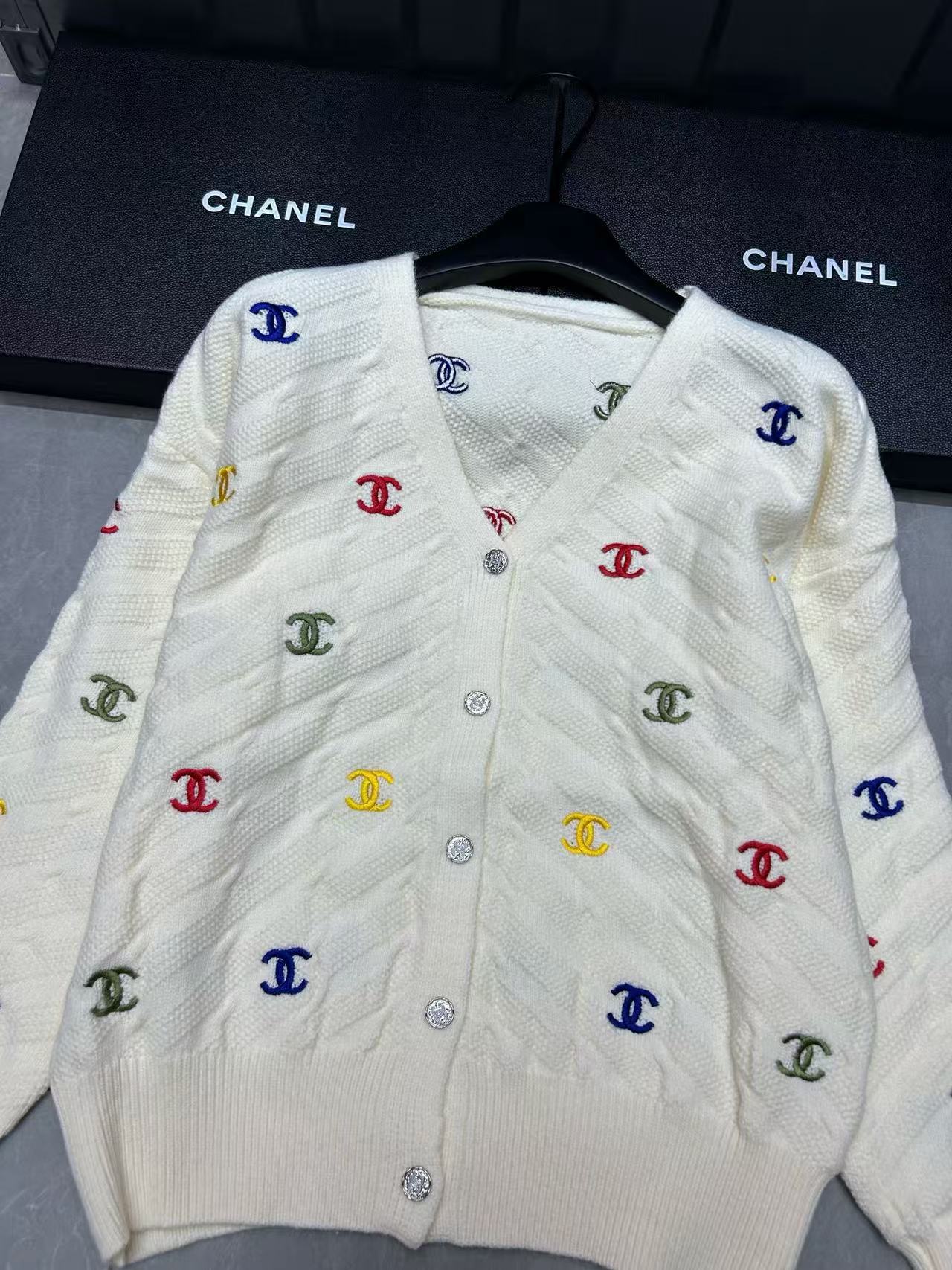 CHANE1 VネックダブルCウールカーディガン【50％割引+送料無料】