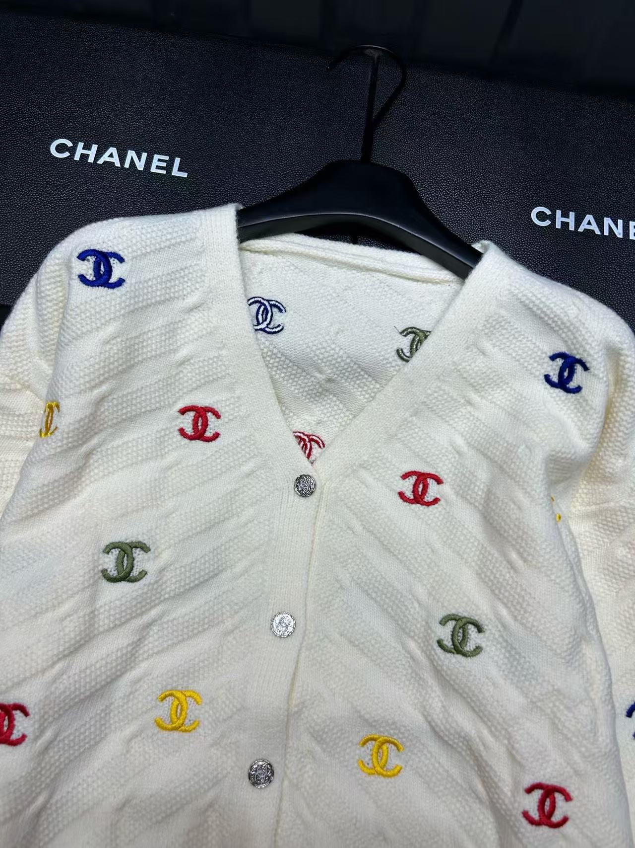 CHANE1 VネックダブルCウールカーディガン【50％割引+送料無料】